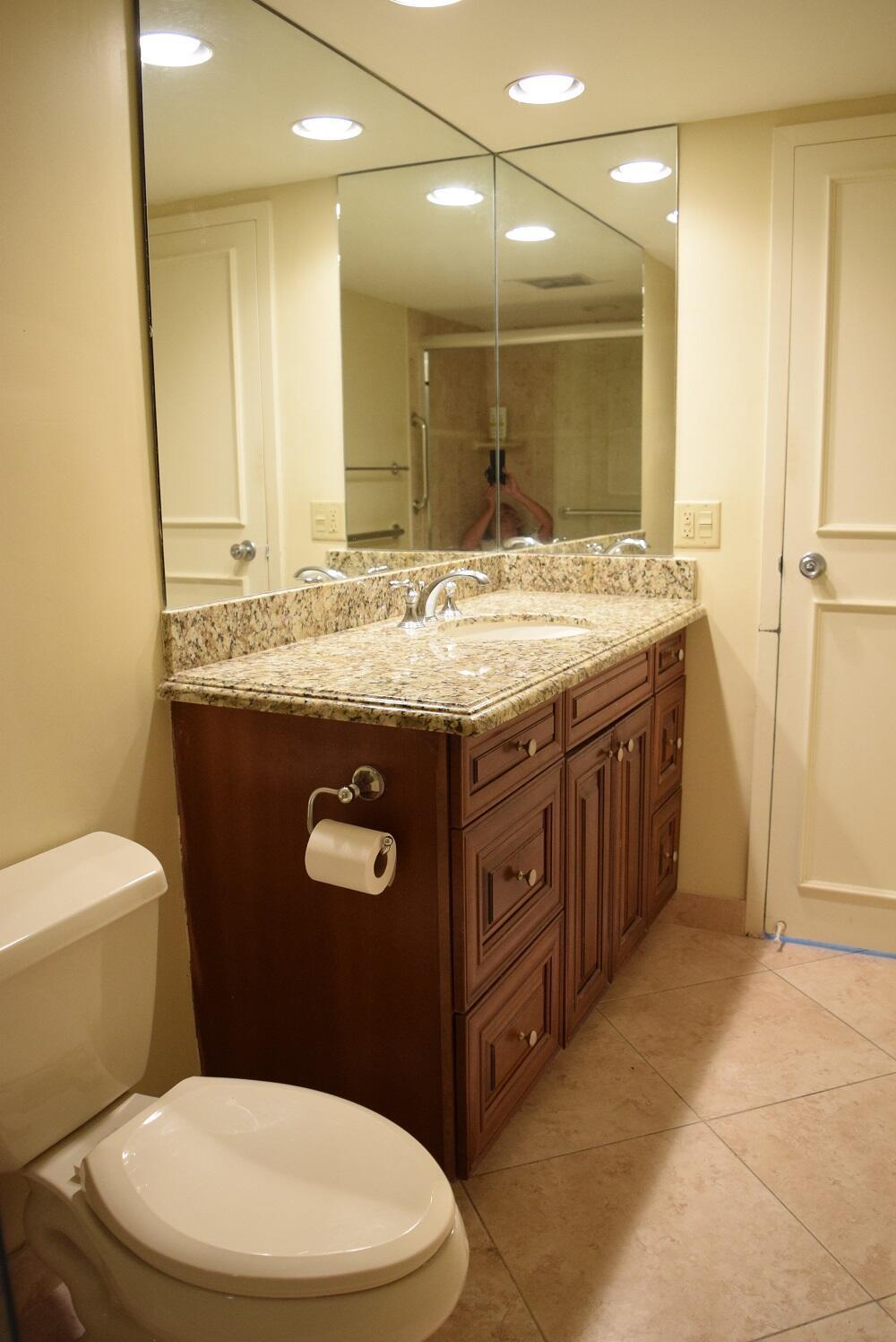 BARCLAY CONDO - Residential Lease