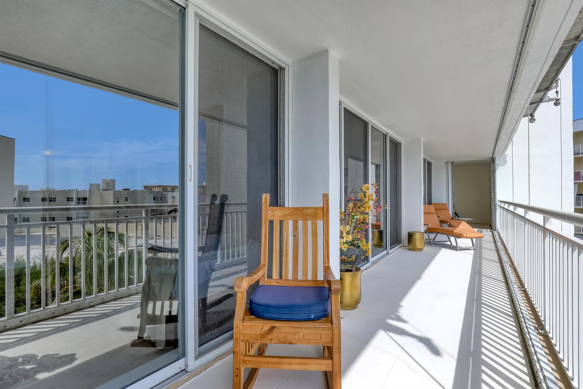 BARCLAY CONDO - Residential Lease