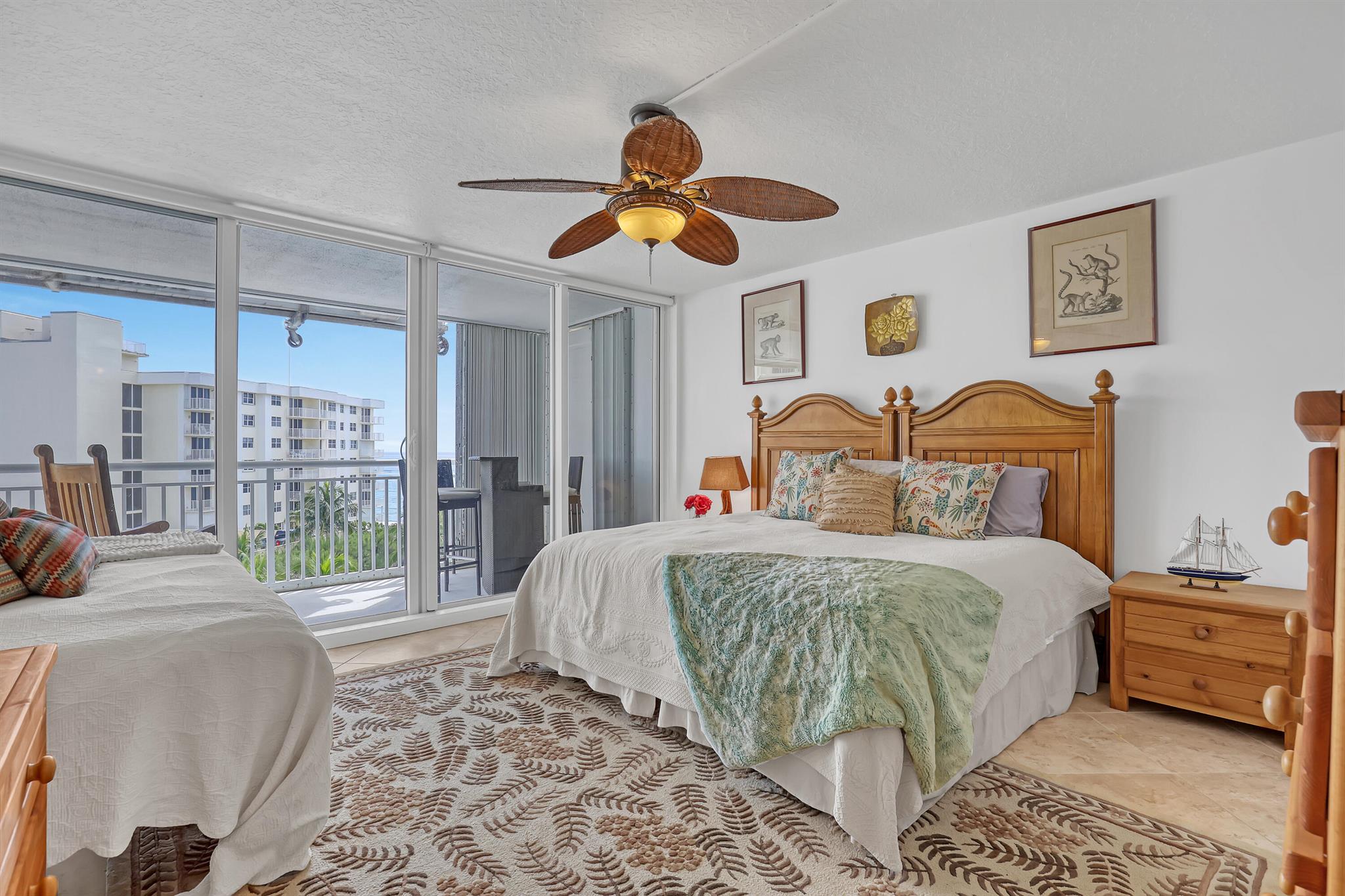BARCLAY CONDO - Residential Lease
