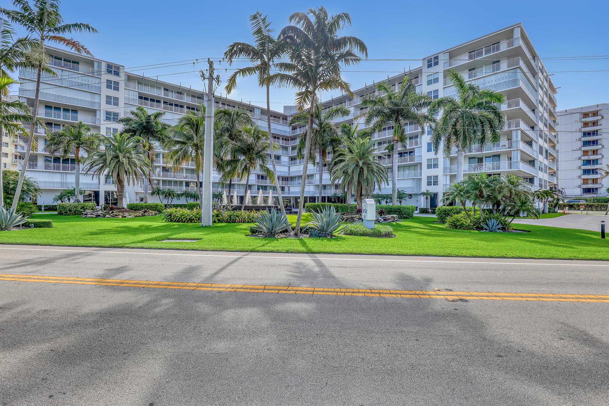 BARCLAY CONDO - Residential Lease