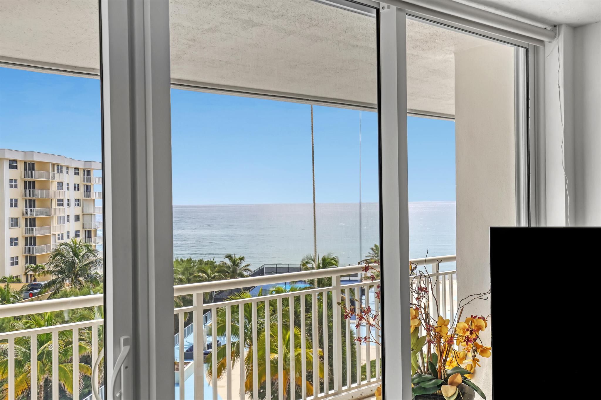 BARCLAY CONDO - Residential Lease
