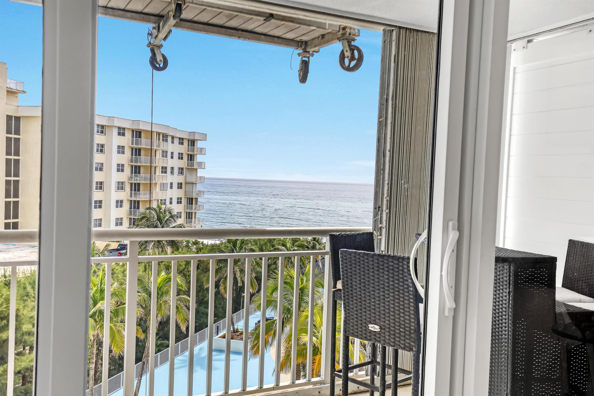 BARCLAY CONDO - Residential Lease