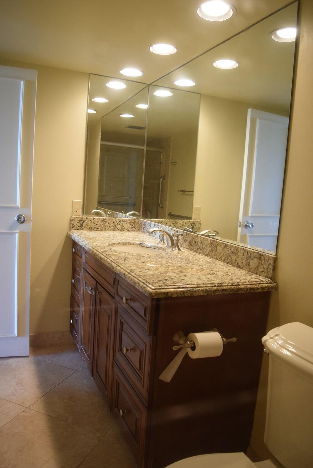 BARCLAY CONDO - Residential Lease