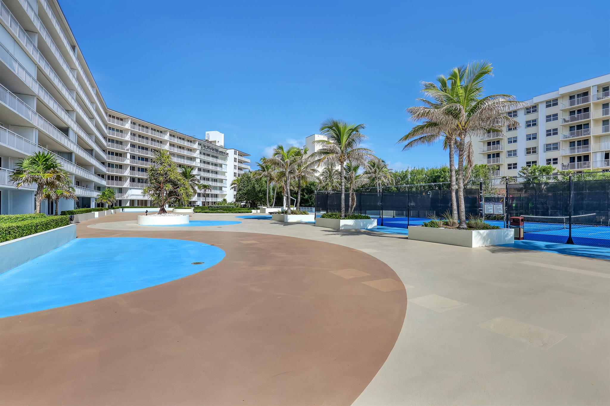 BARCLAY CONDO - Residential Lease