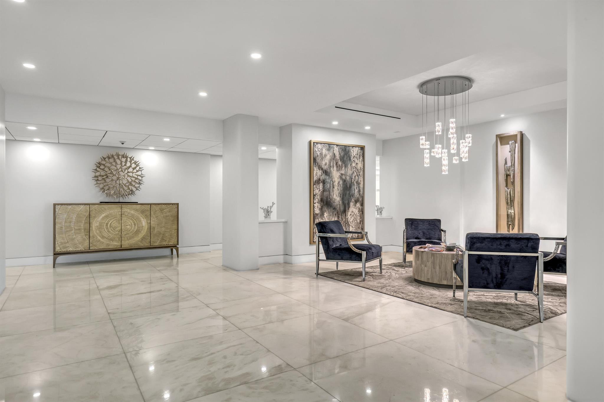 BARCLAY CONDO - Residential Lease