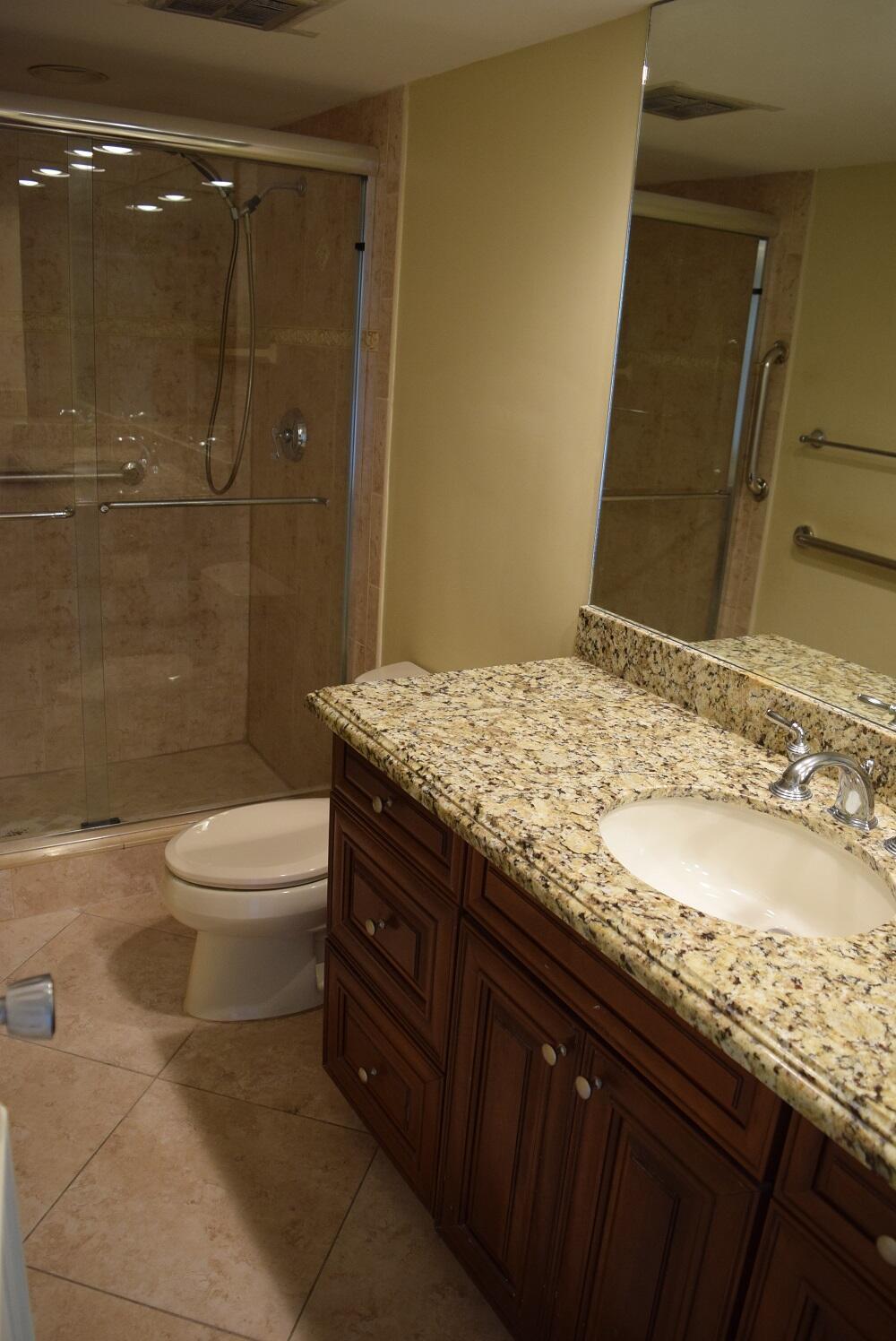 BARCLAY CONDO - Residential Lease