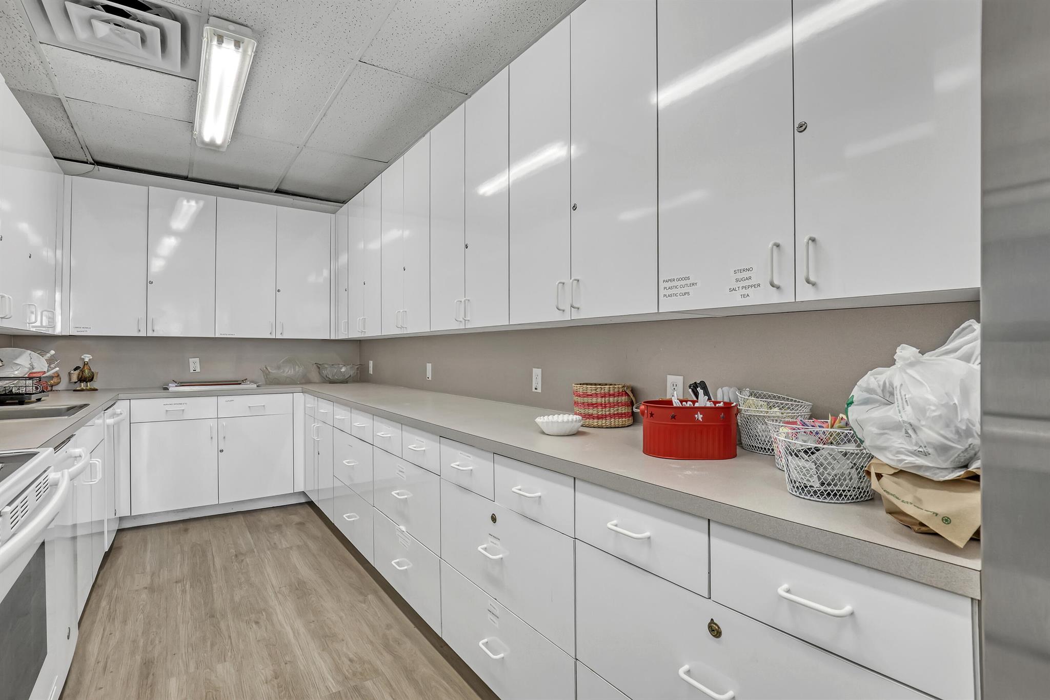 BARCLAY CONDO - Residential Lease