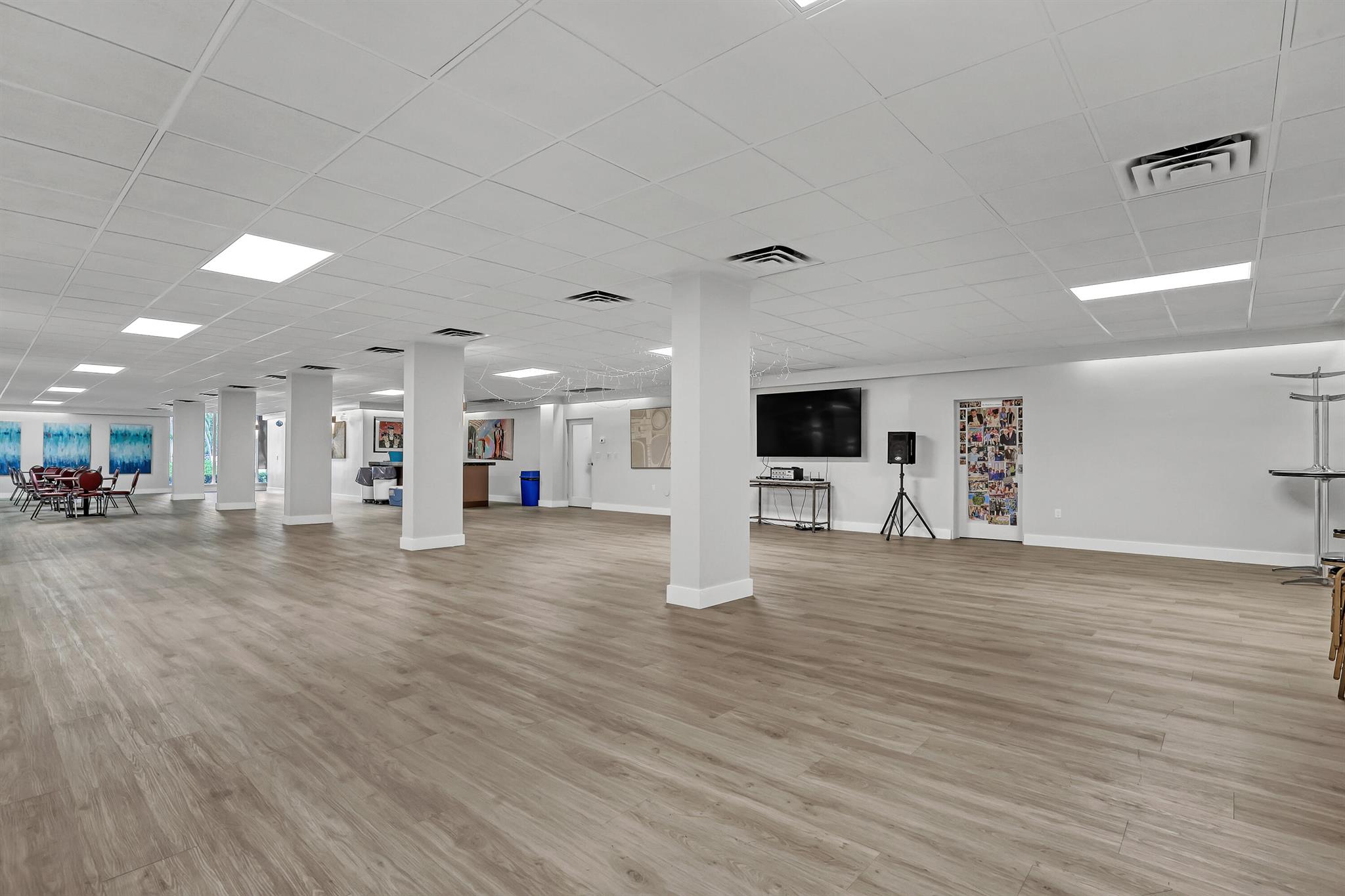 BARCLAY CONDO - Residential Lease