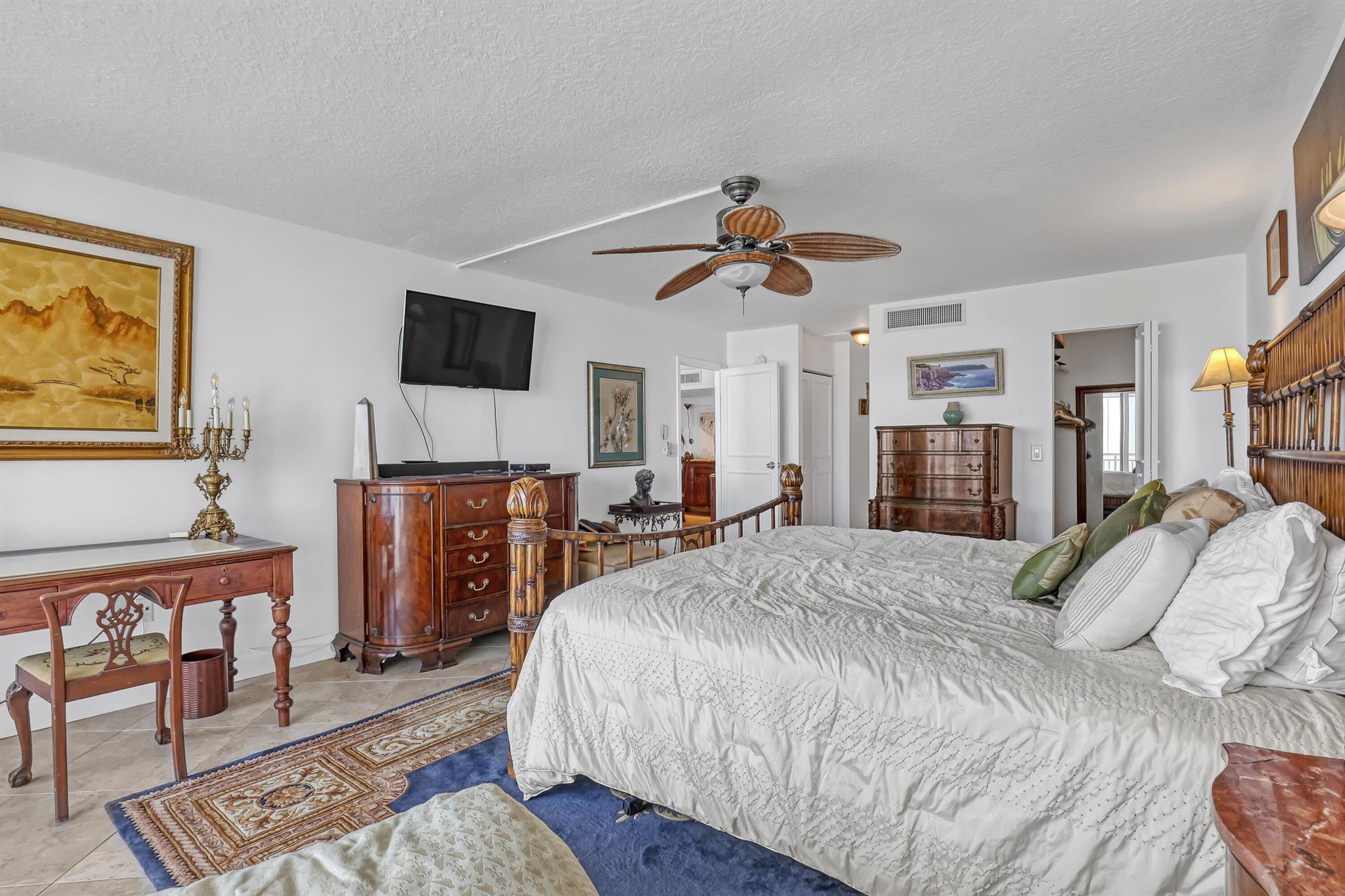 BARCLAY CONDO - Residential Lease