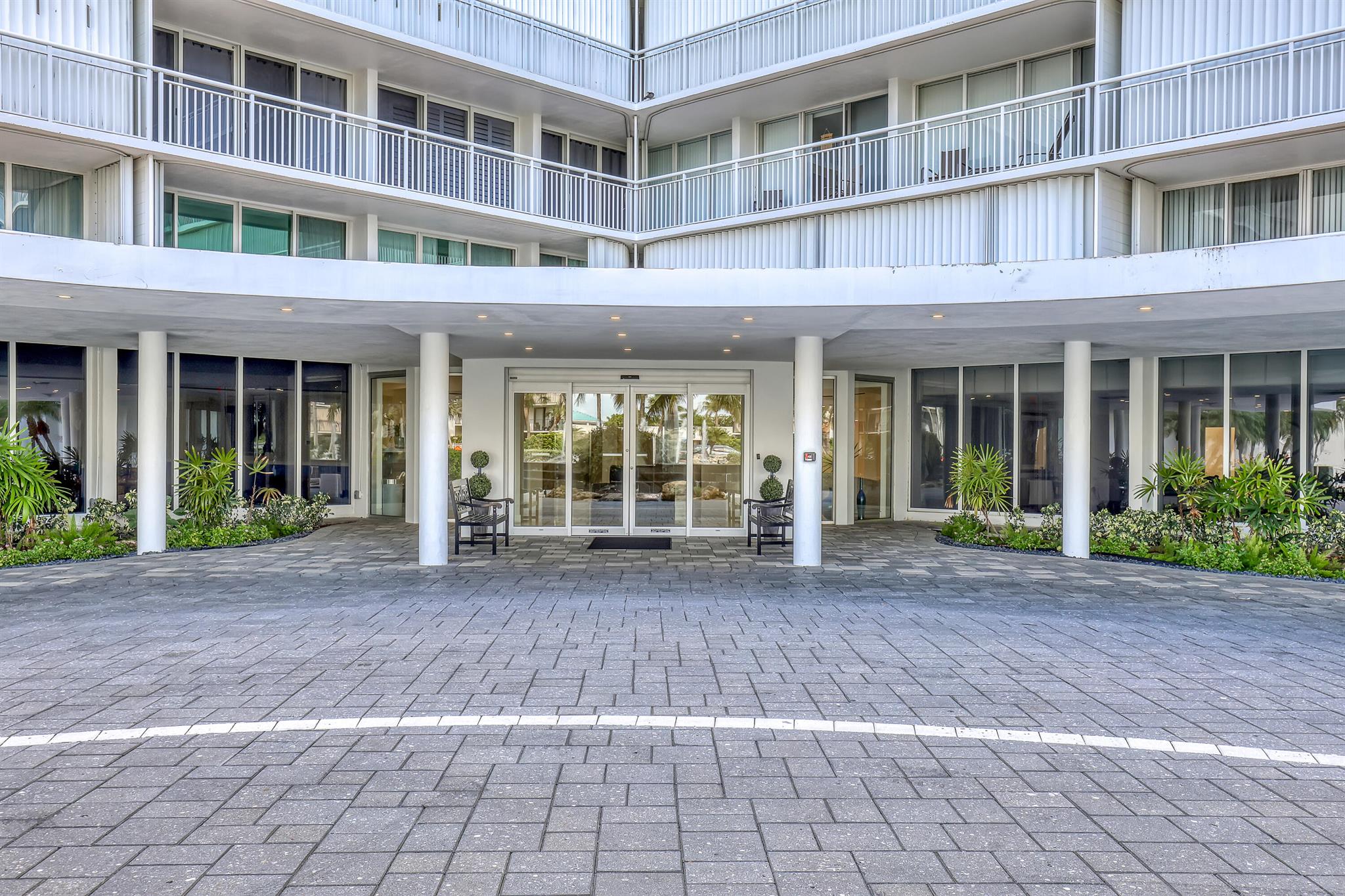 BARCLAY CONDO - Residential Lease