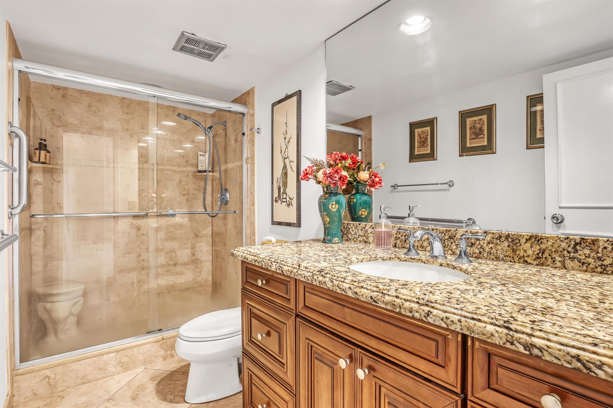 BARCLAY CONDO - Residential Lease