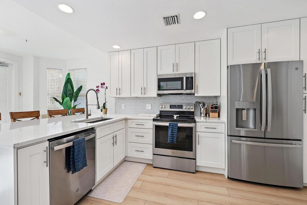 Photo of 109 Waterford Drive, Jupiter, FL 33458 (MLS # R10924159)