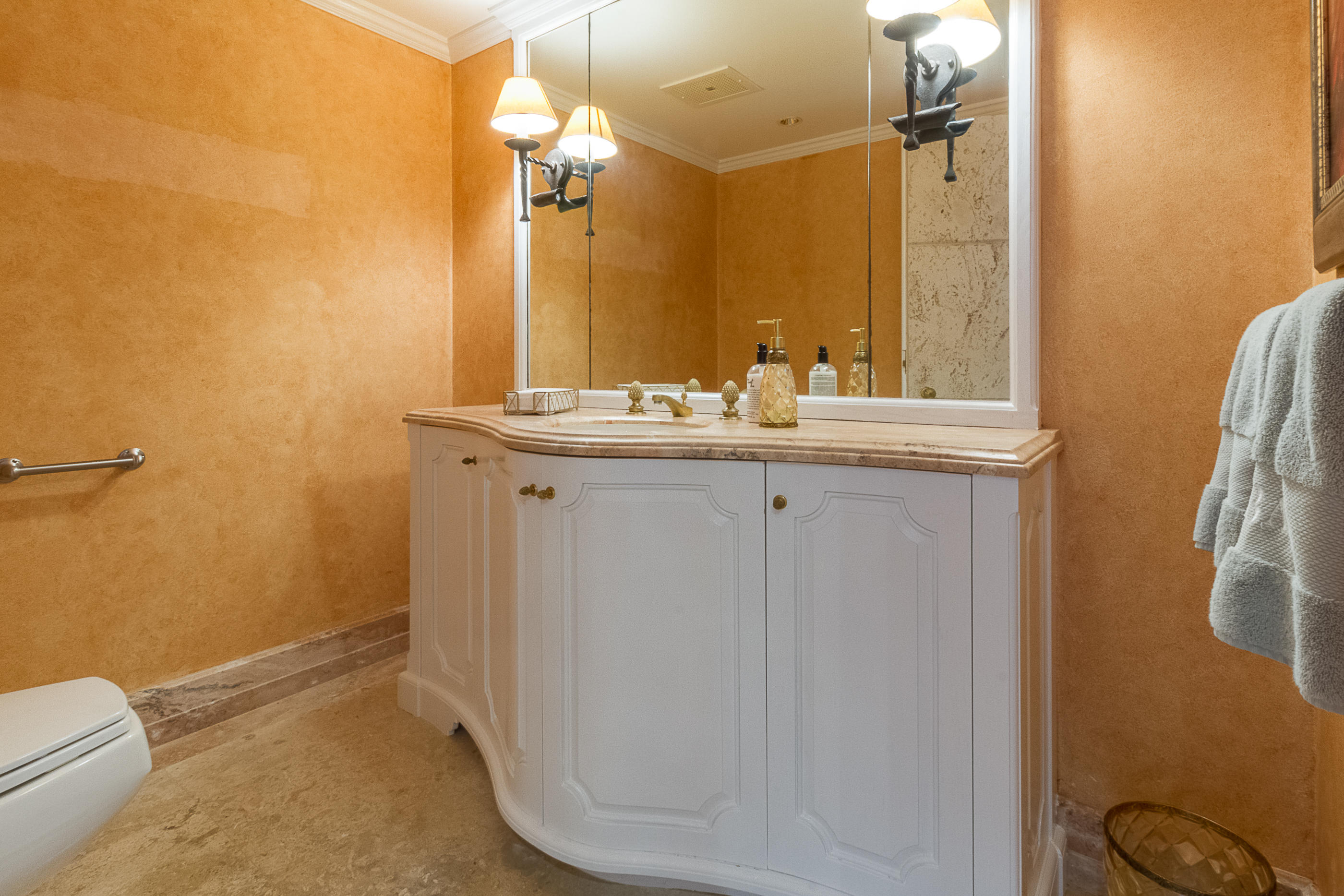 PRESIDENTIAL PLACE - Residential