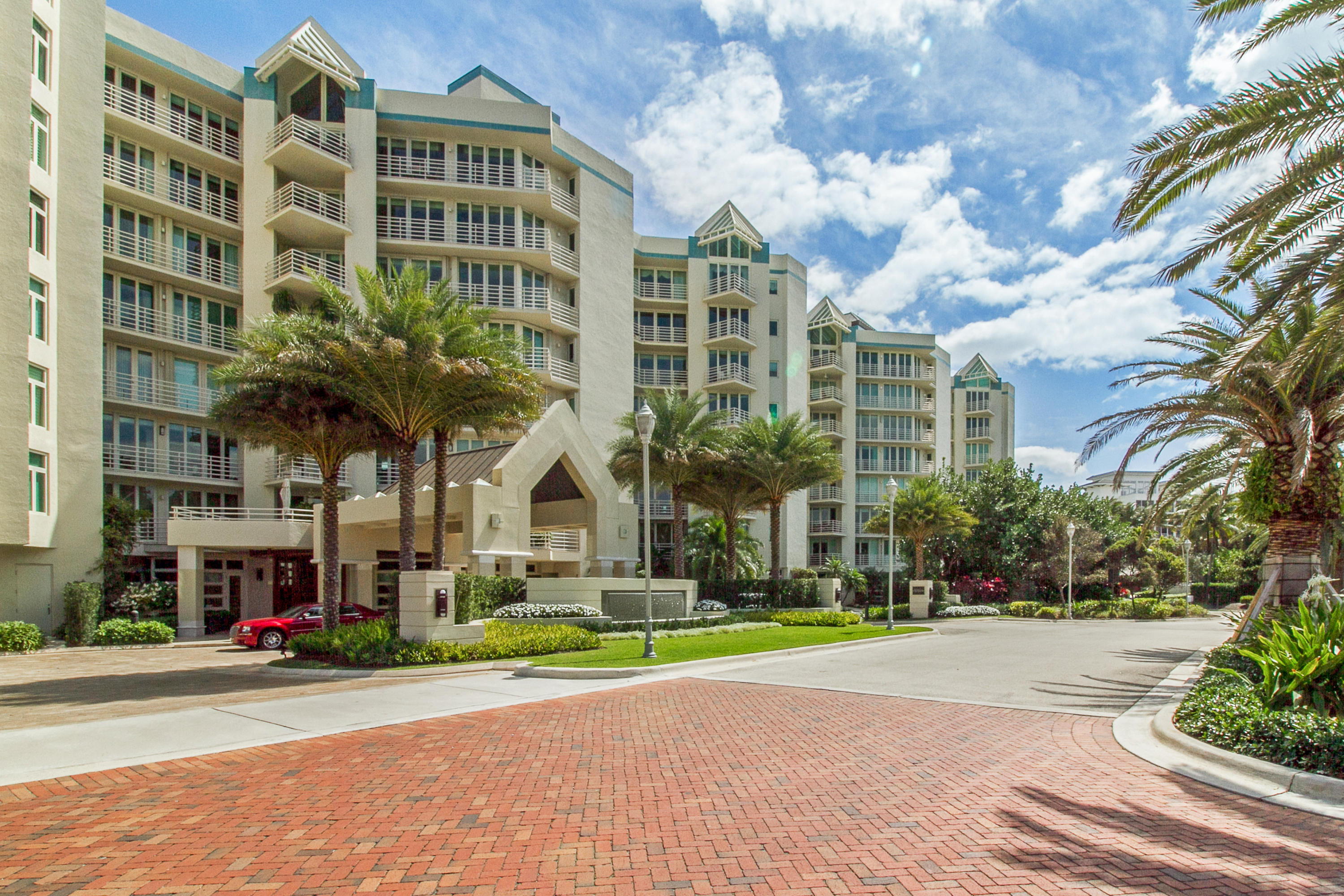 PRESIDENTIAL PLACE - Residential