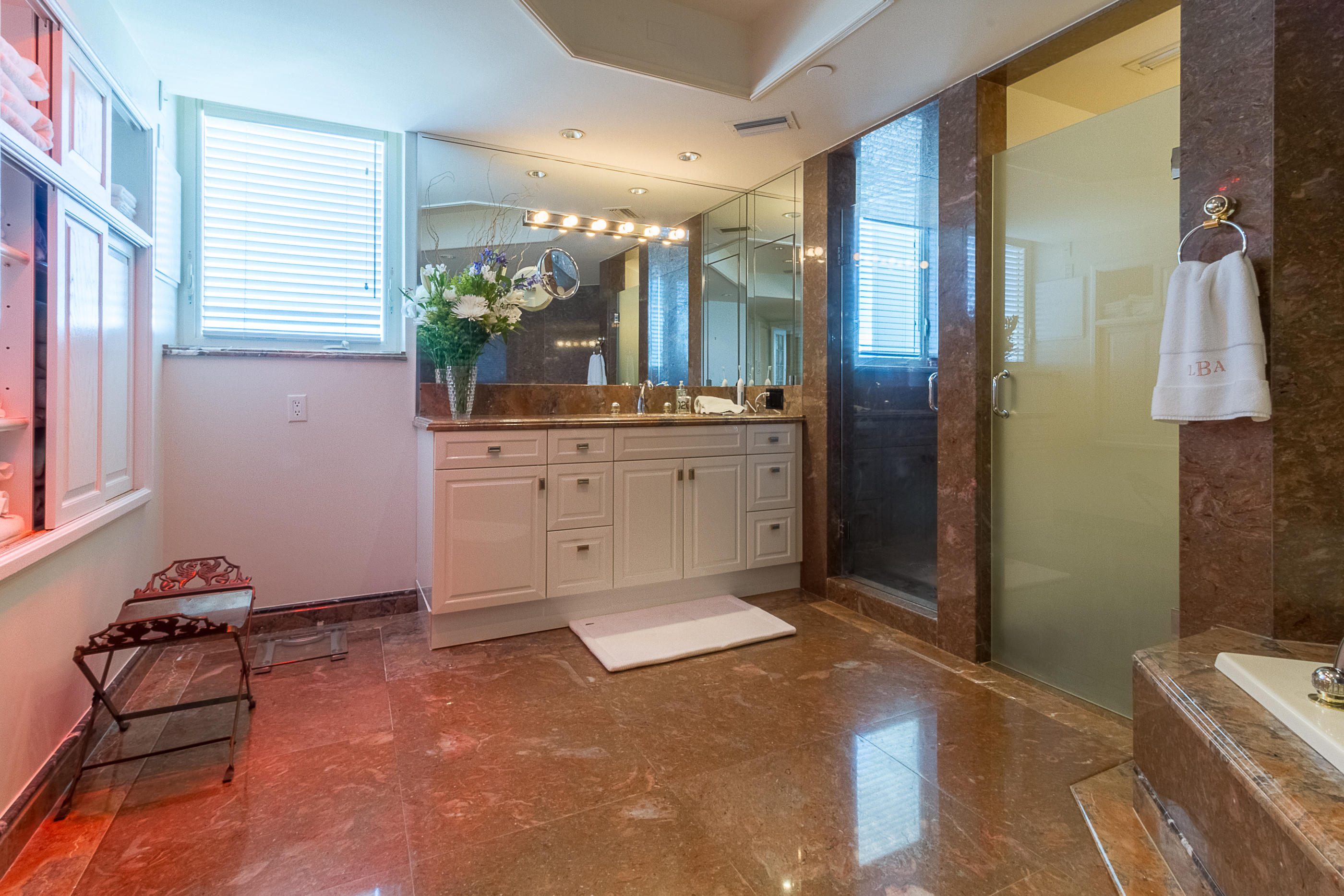 PRESIDENTIAL PLACE - Residential