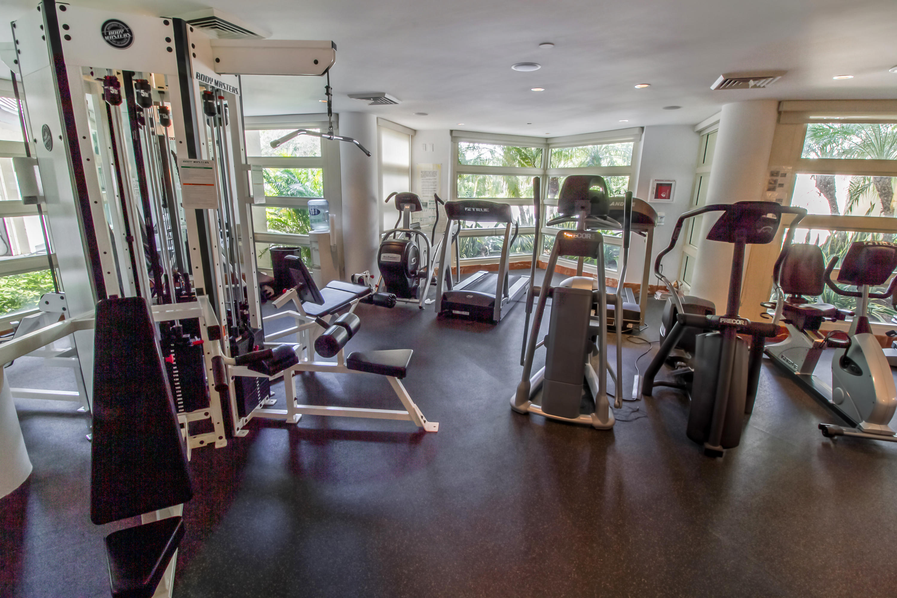 PRESIDENTIAL PLACE - Residential