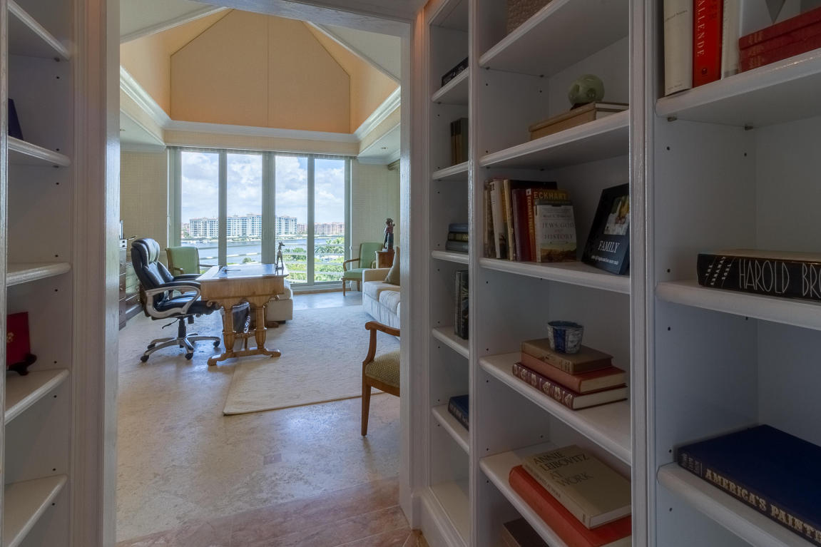 PRESIDENTIAL PLACE - Residential