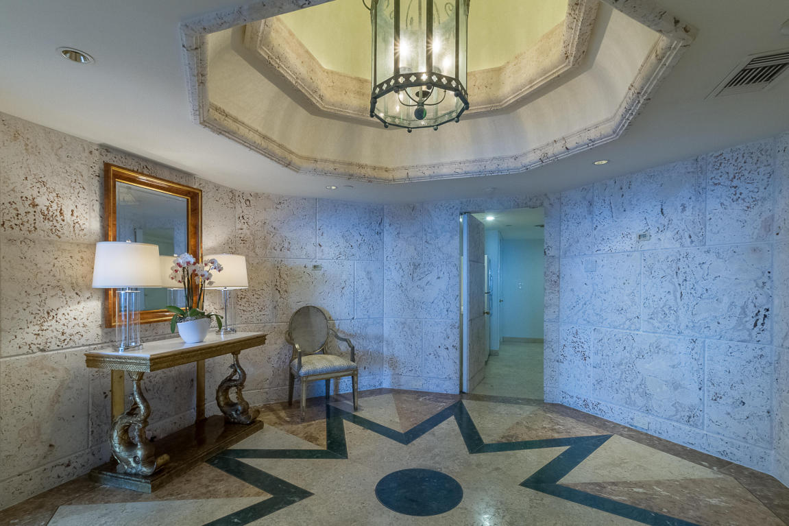 PRESIDENTIAL PLACE - Residential