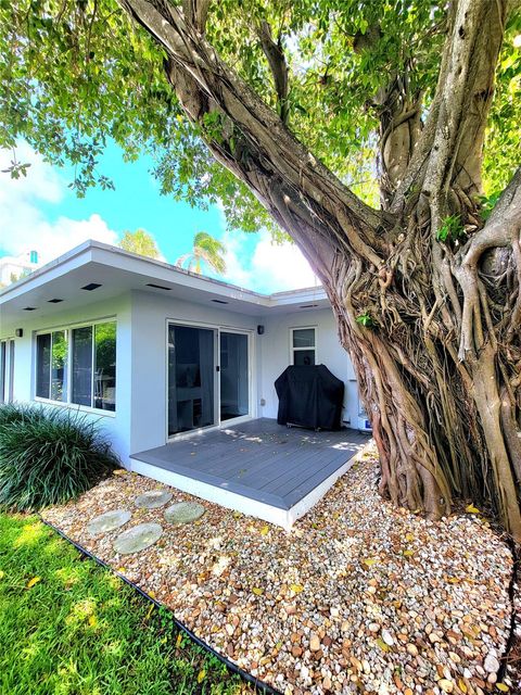 A home in Lauderdale By The Sea