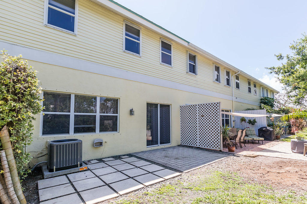 BAREFOOT COVE TOWNHOMES - Residential