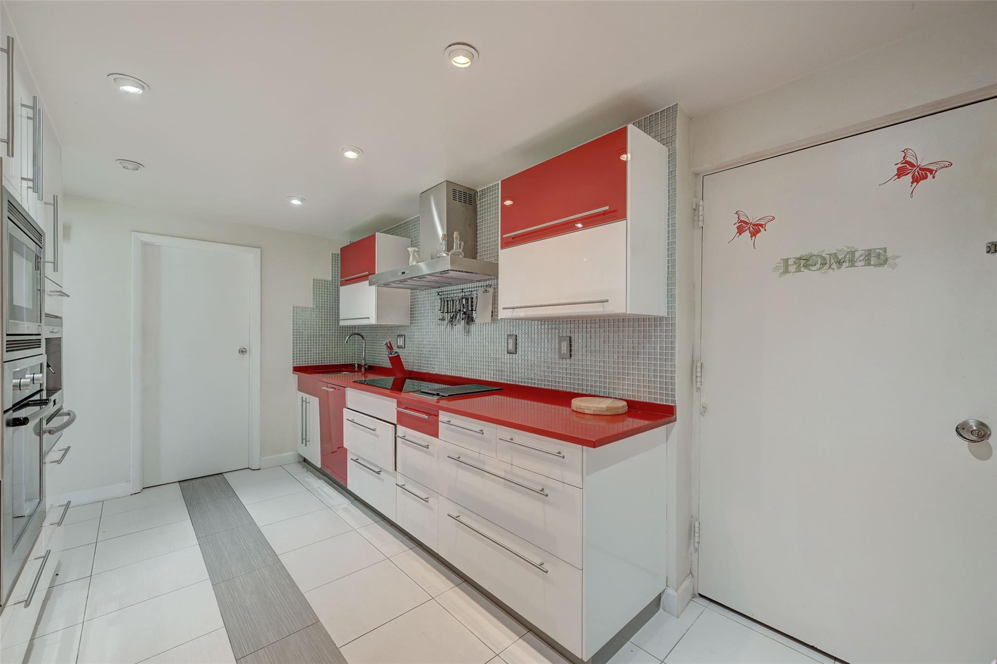 Silver Thatch - Residential