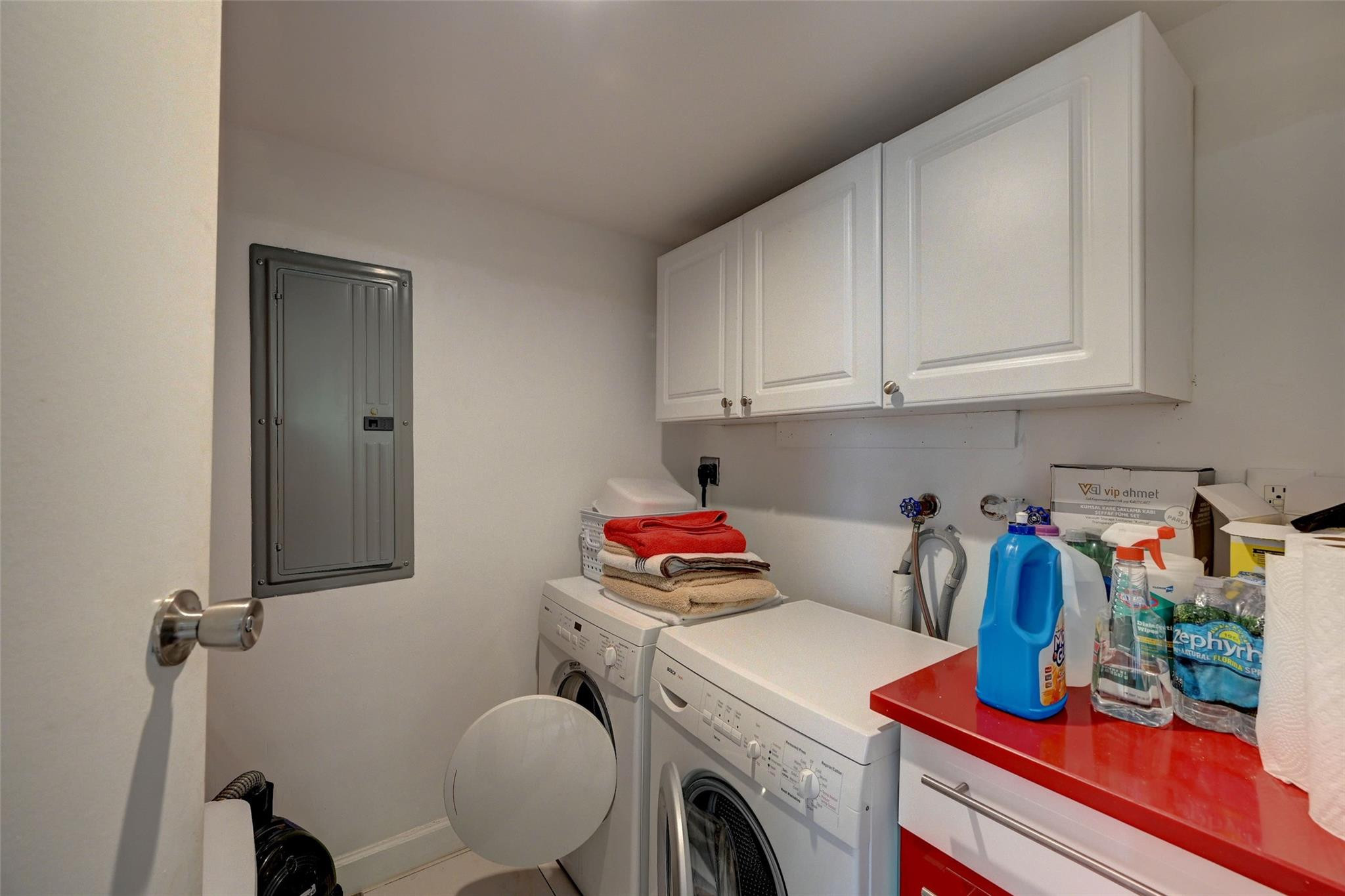 Silver Thatch - Residential