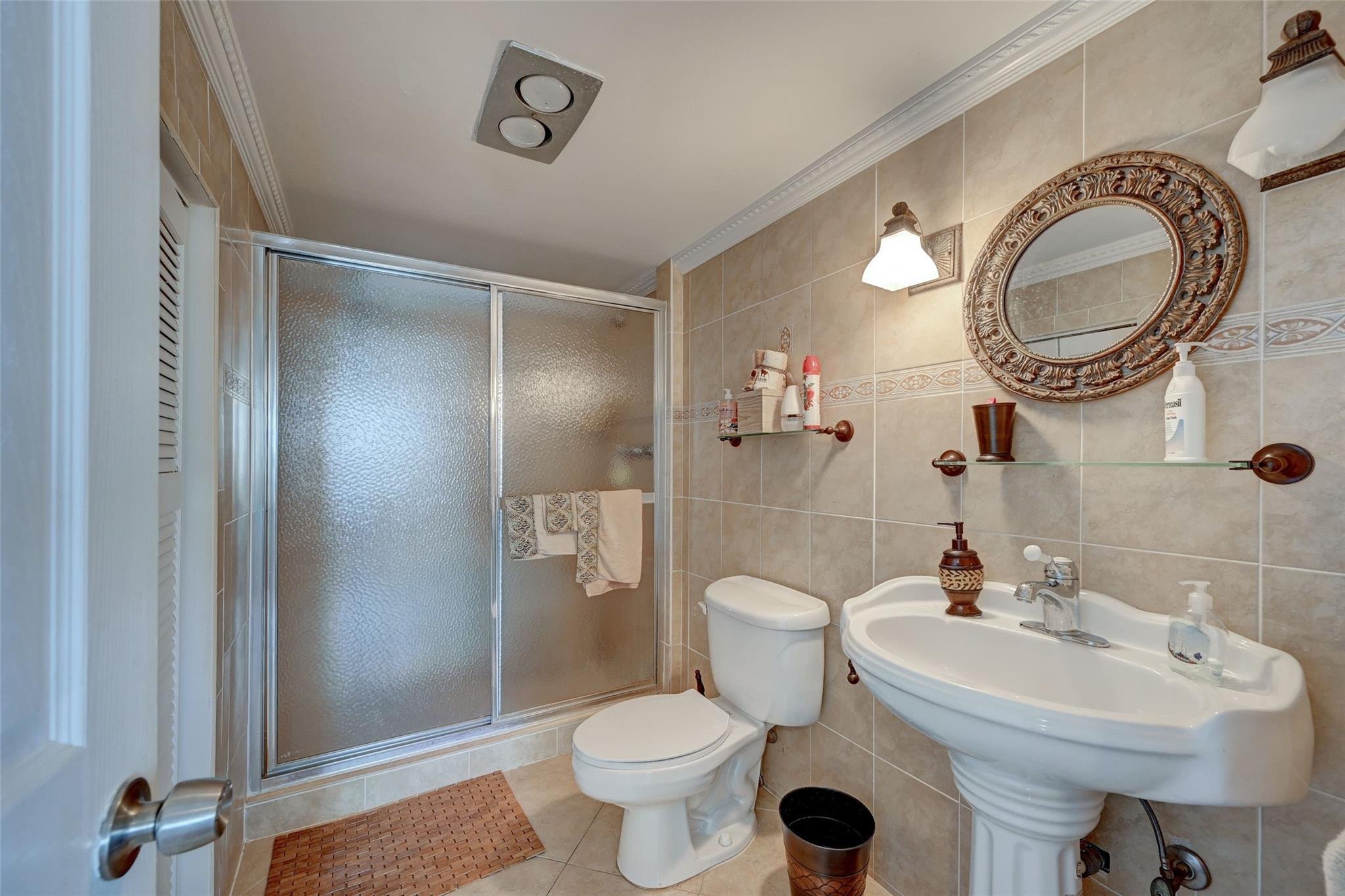 Silver Thatch - Residential