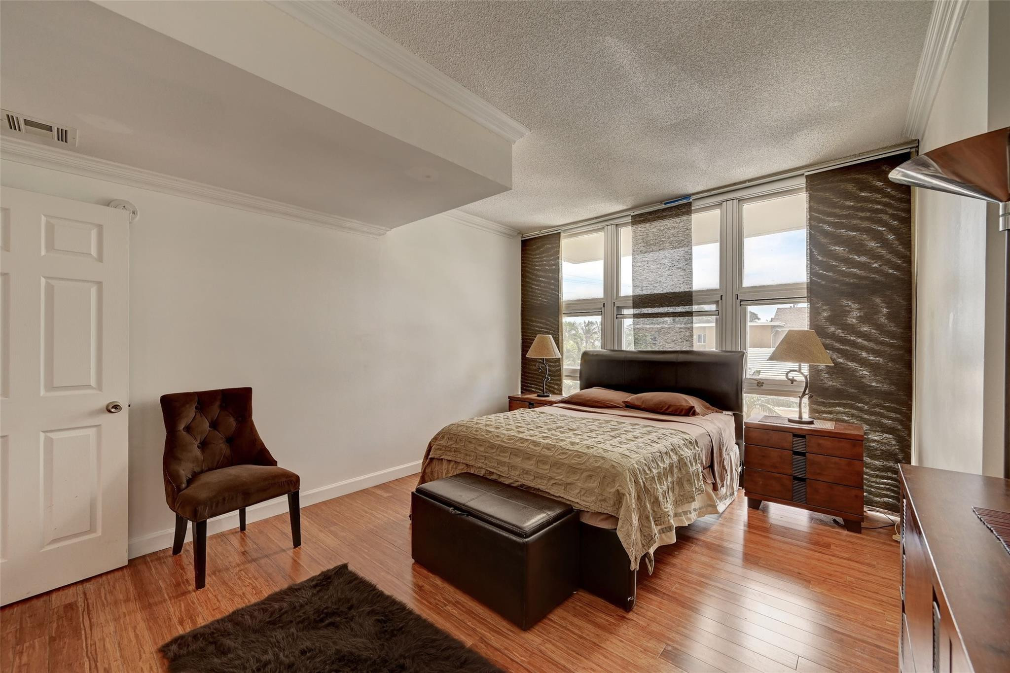 Silver Thatch - Residential