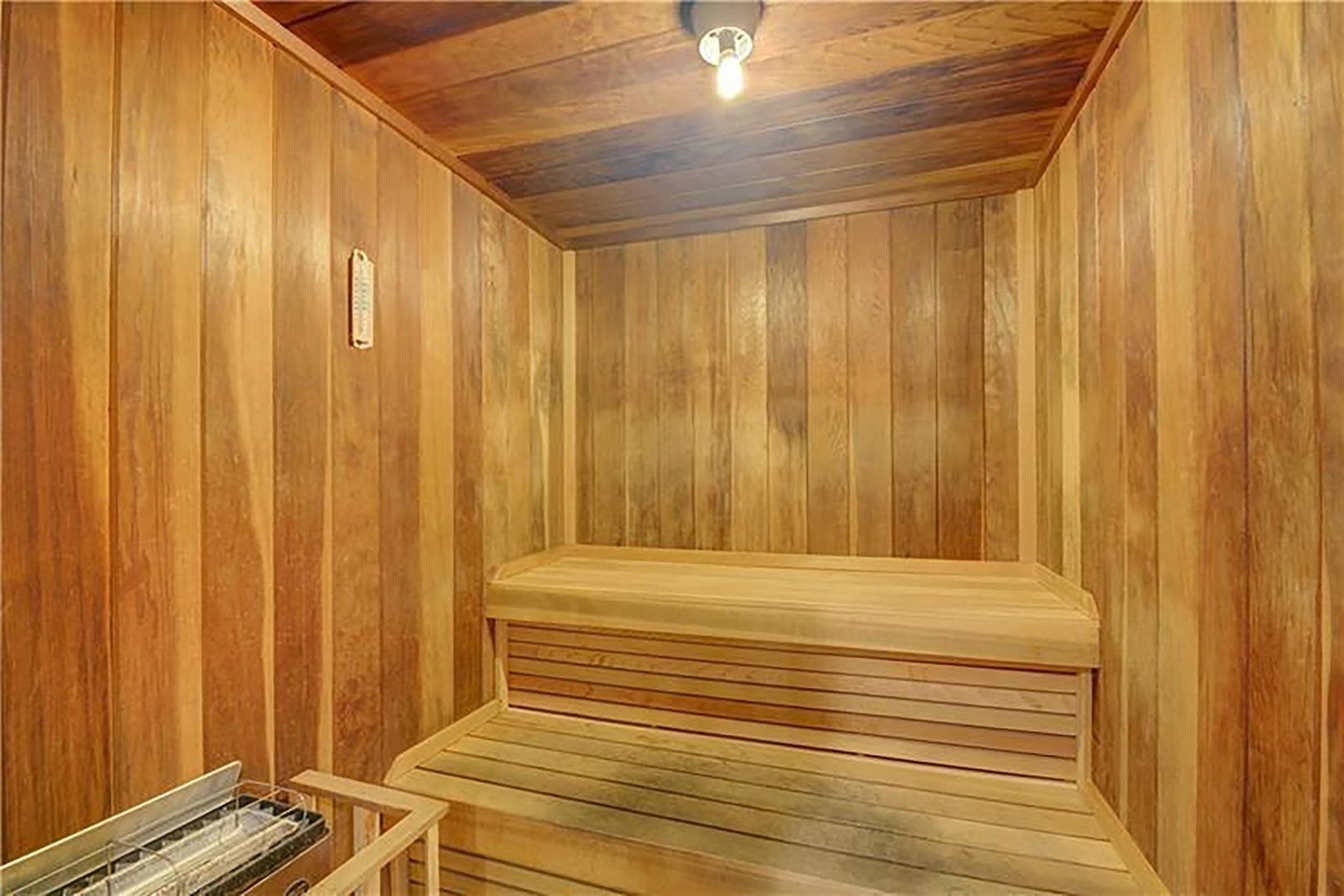 Silver Thatch - Residential