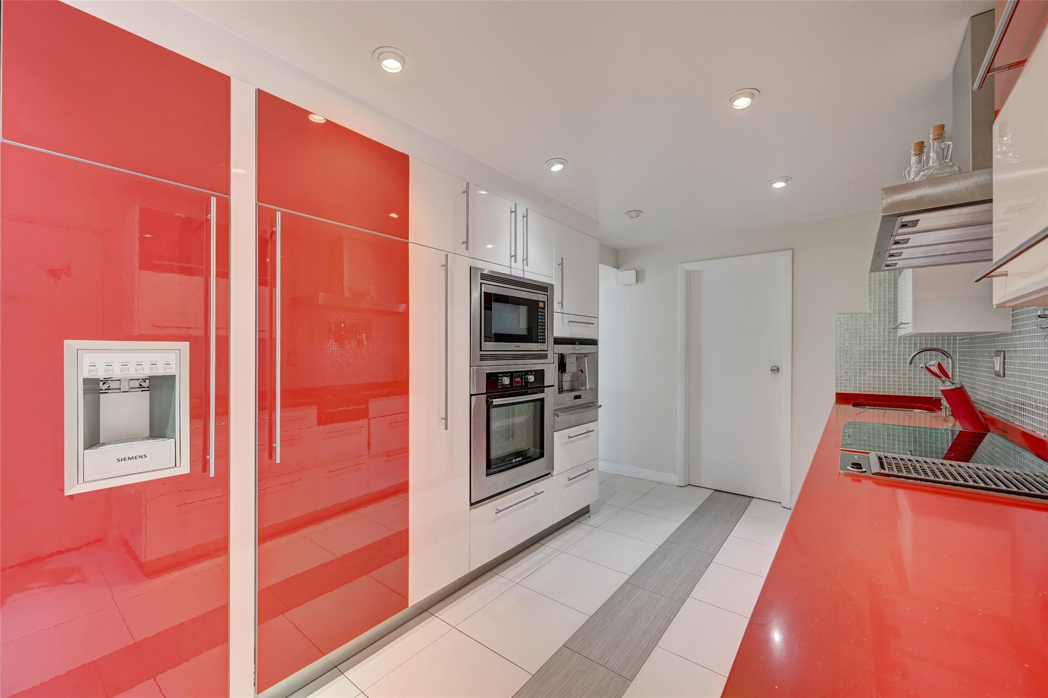 Silver Thatch - Residential