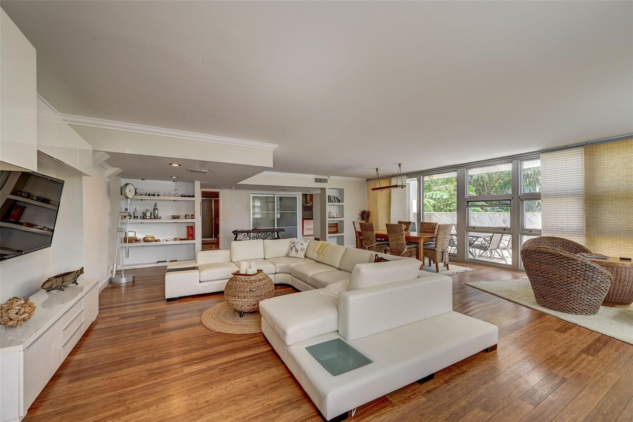 Silver Thatch - Residential