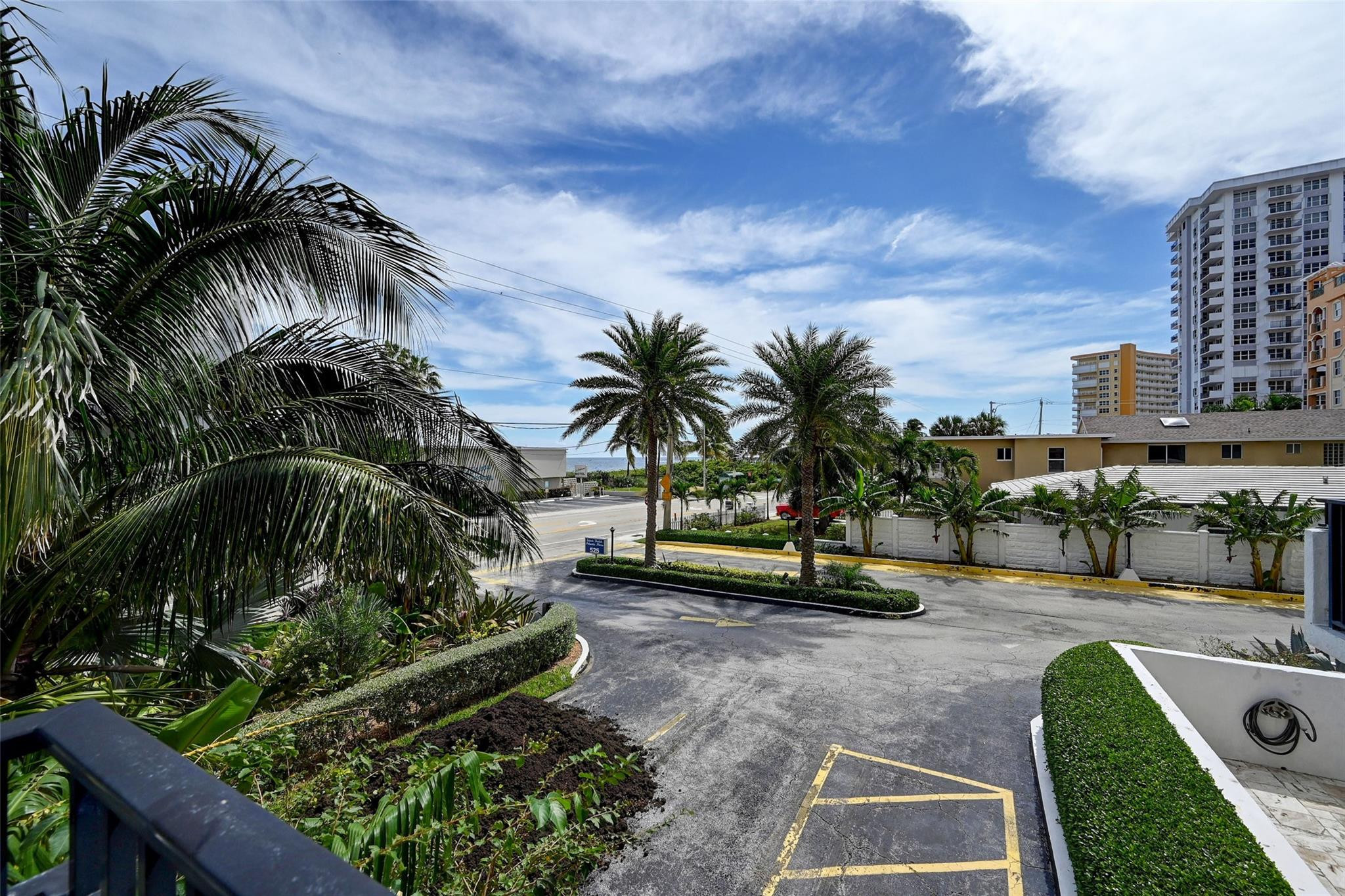 Silver Thatch - Residential