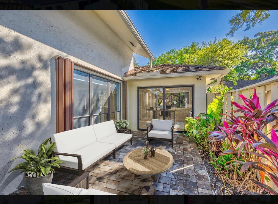 TWELVE OAKS CONDO - Residential