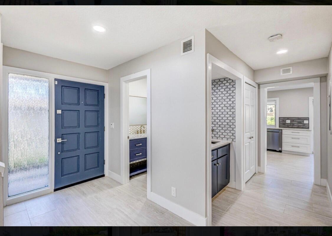 TWELVE OAKS CONDO - Residential