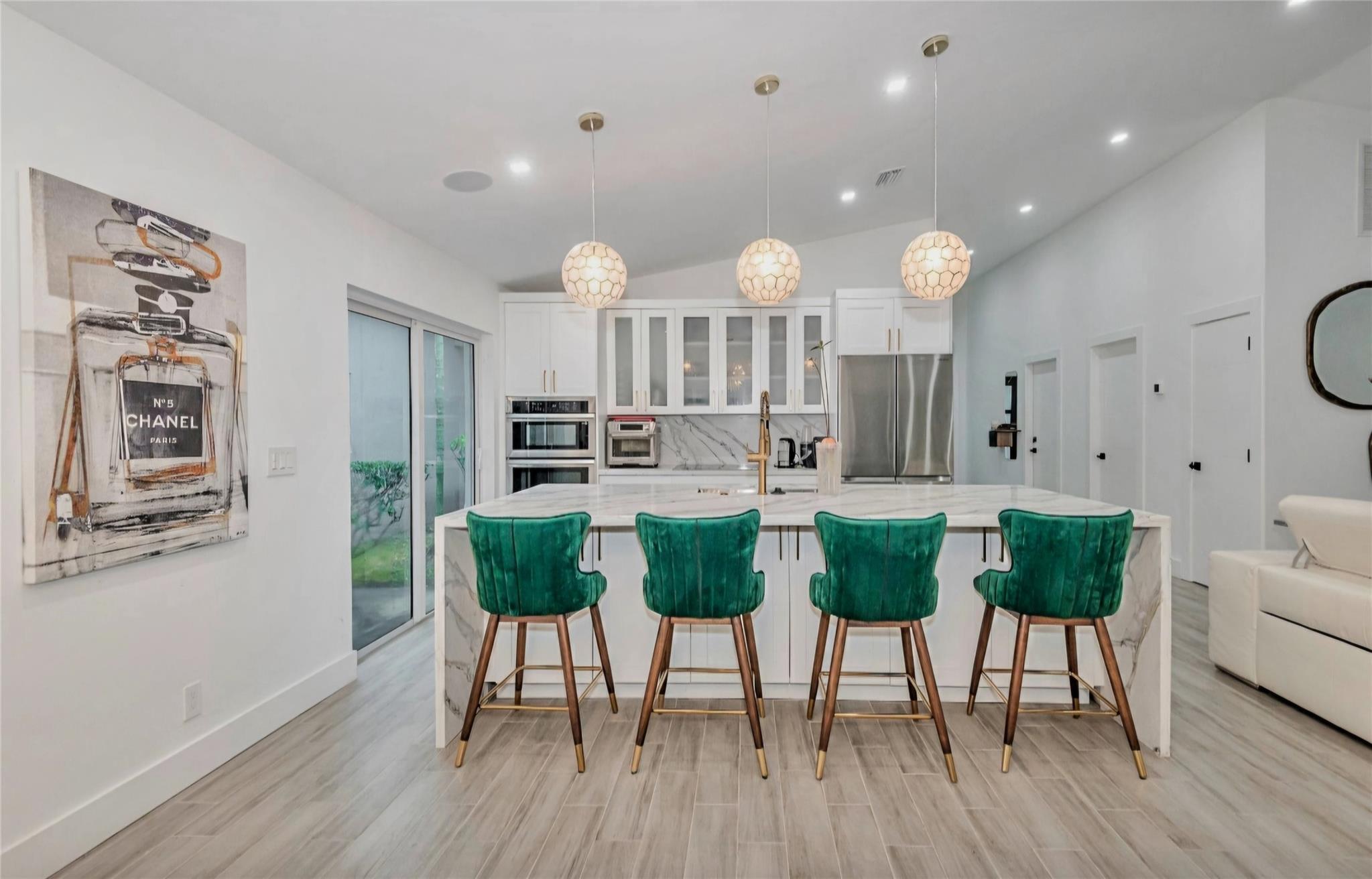 Hollywood Lakes Country C - Residential