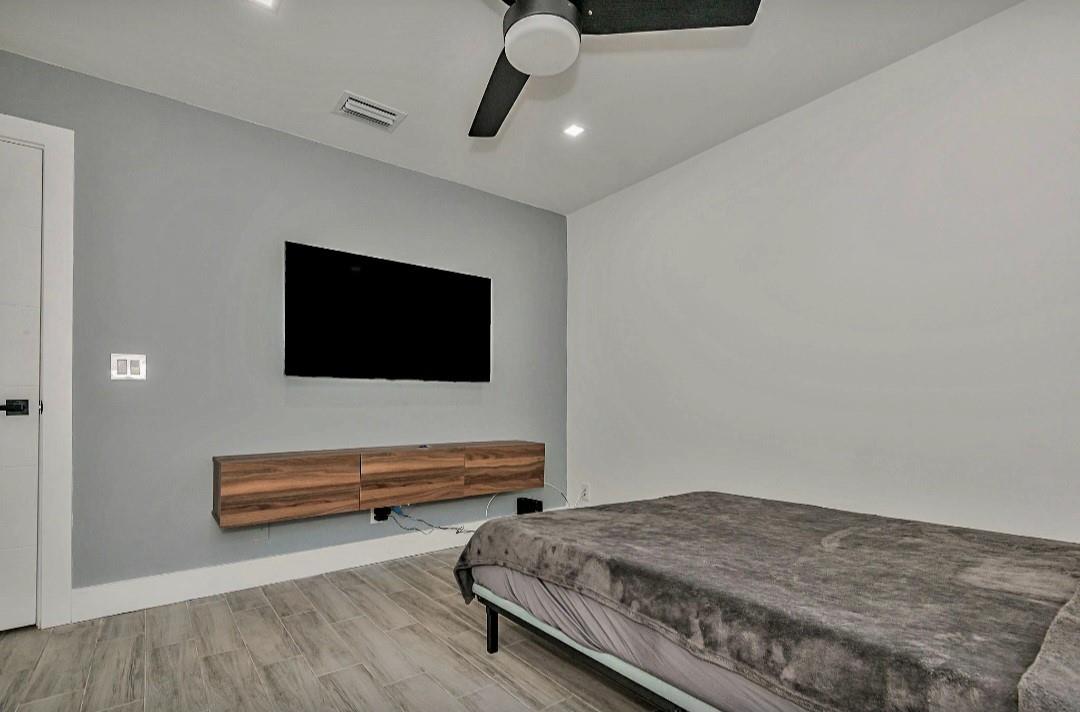 Hollywood Lakes Country C - Residential