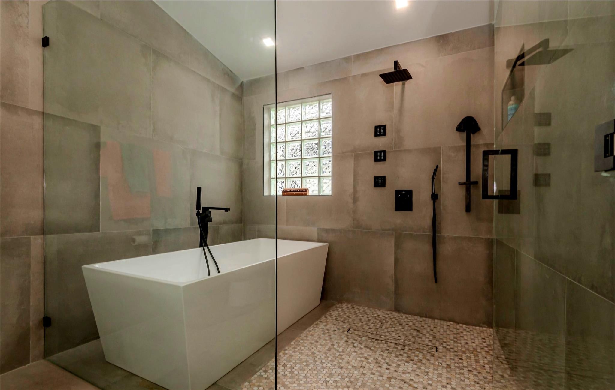 Hollywood Lakes Country C - Residential