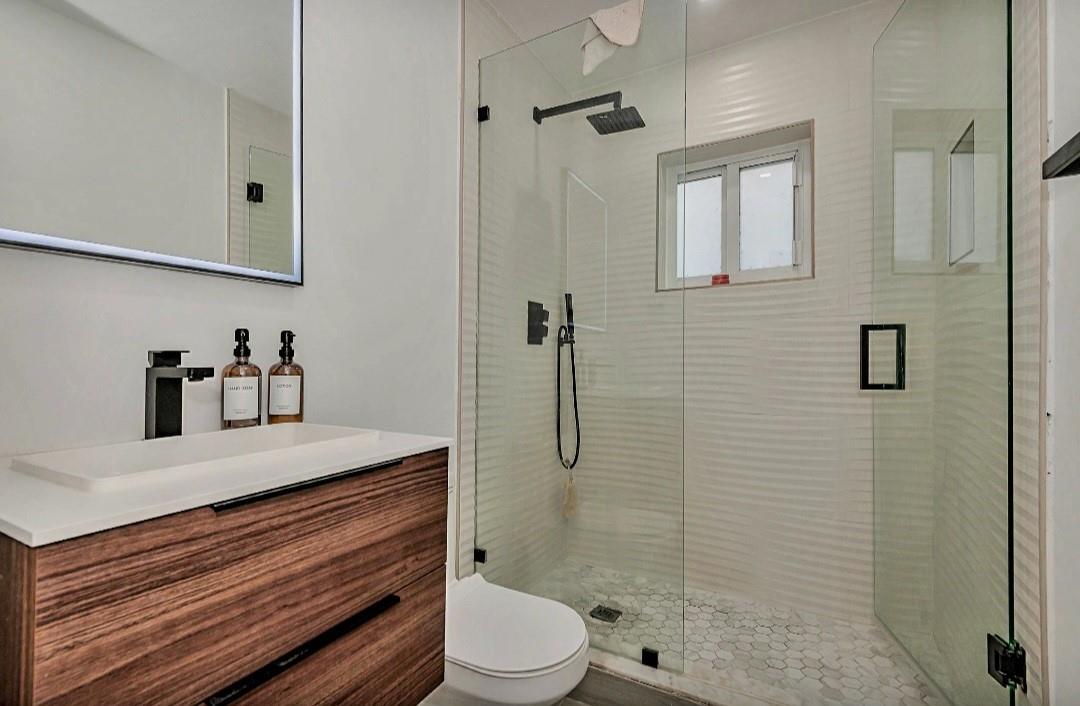 Hollywood Lakes Country C - Residential