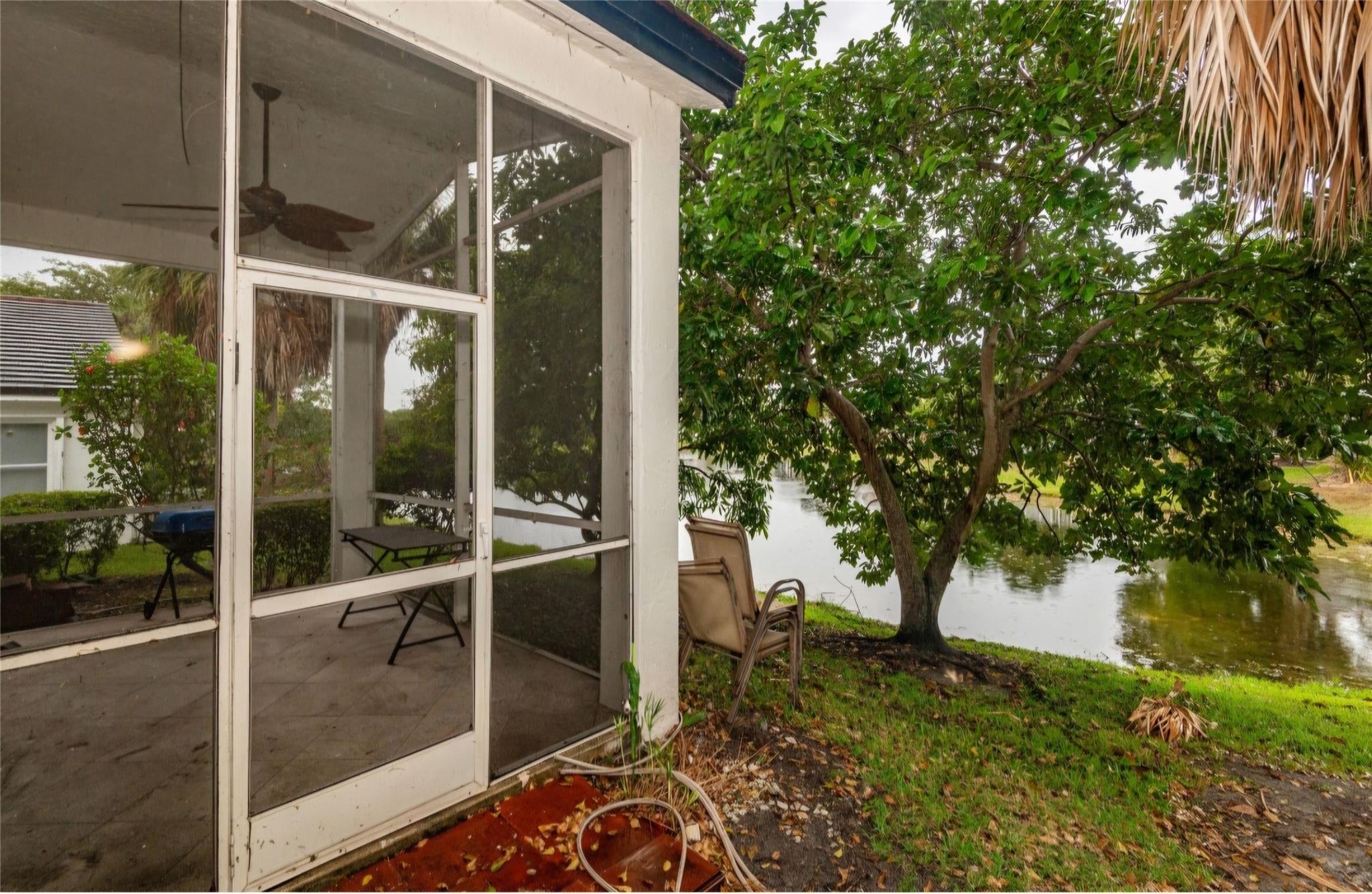 Hollywood Lakes Country C - Residential