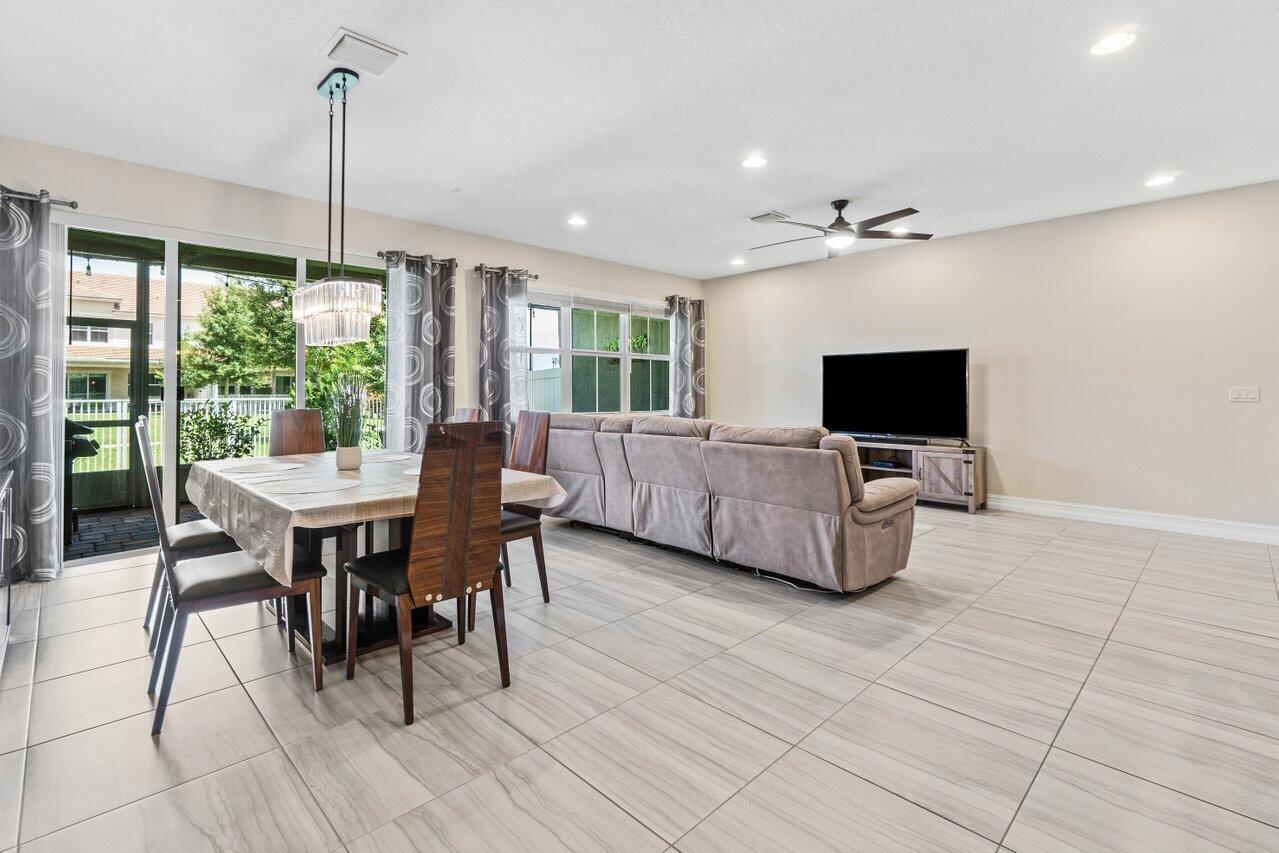 PARK CENTRAL AT CYPRESS K - Residential Lease