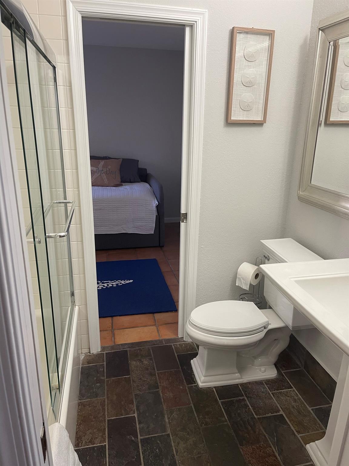 Sandy Ashley 127-36 B - Residential Lease