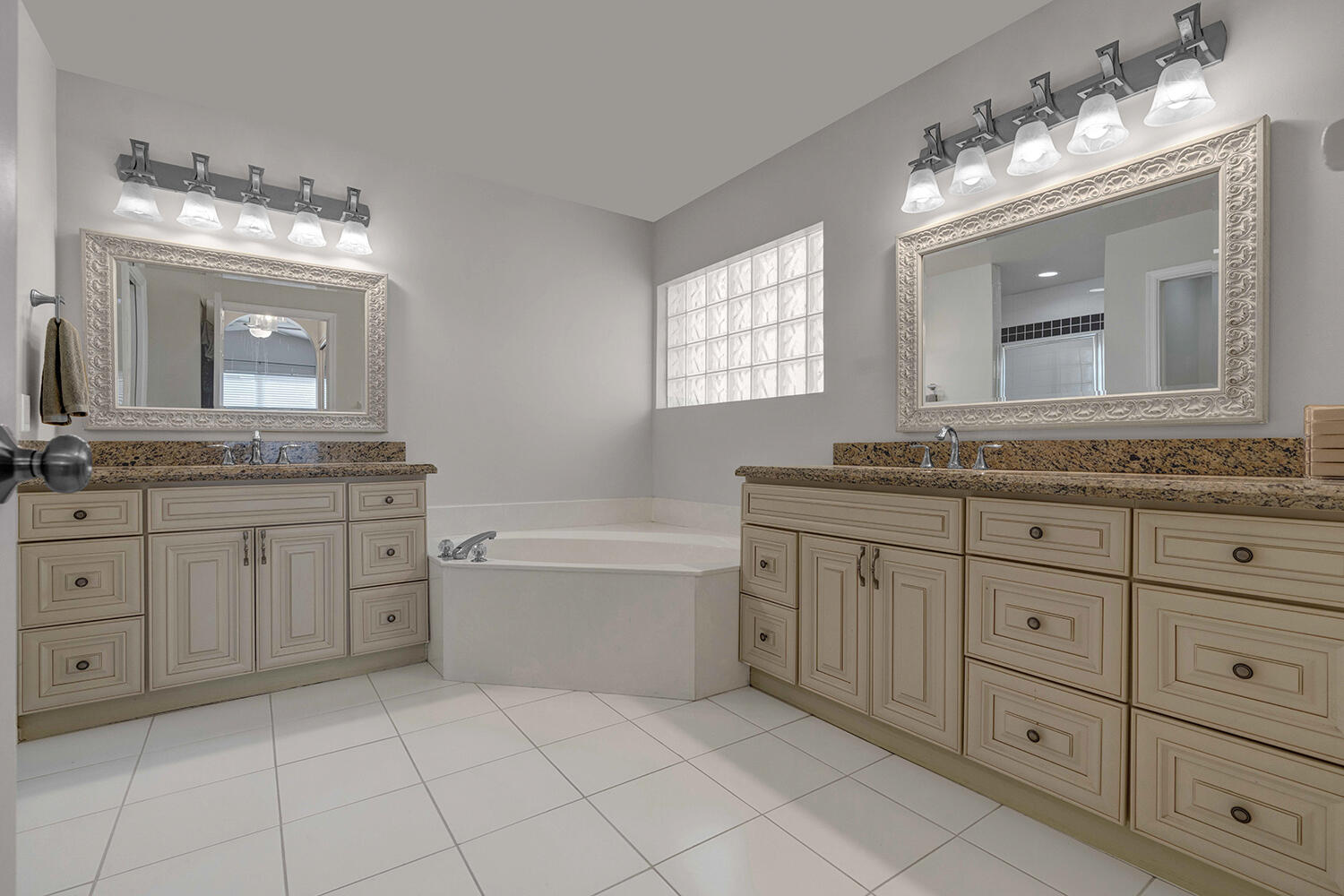 Crescent Lakes - Residential