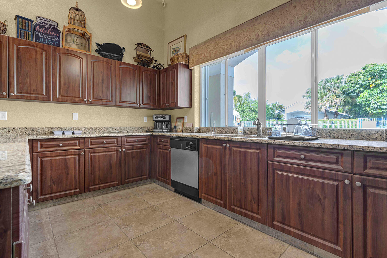 Crescent Lakes - Residential