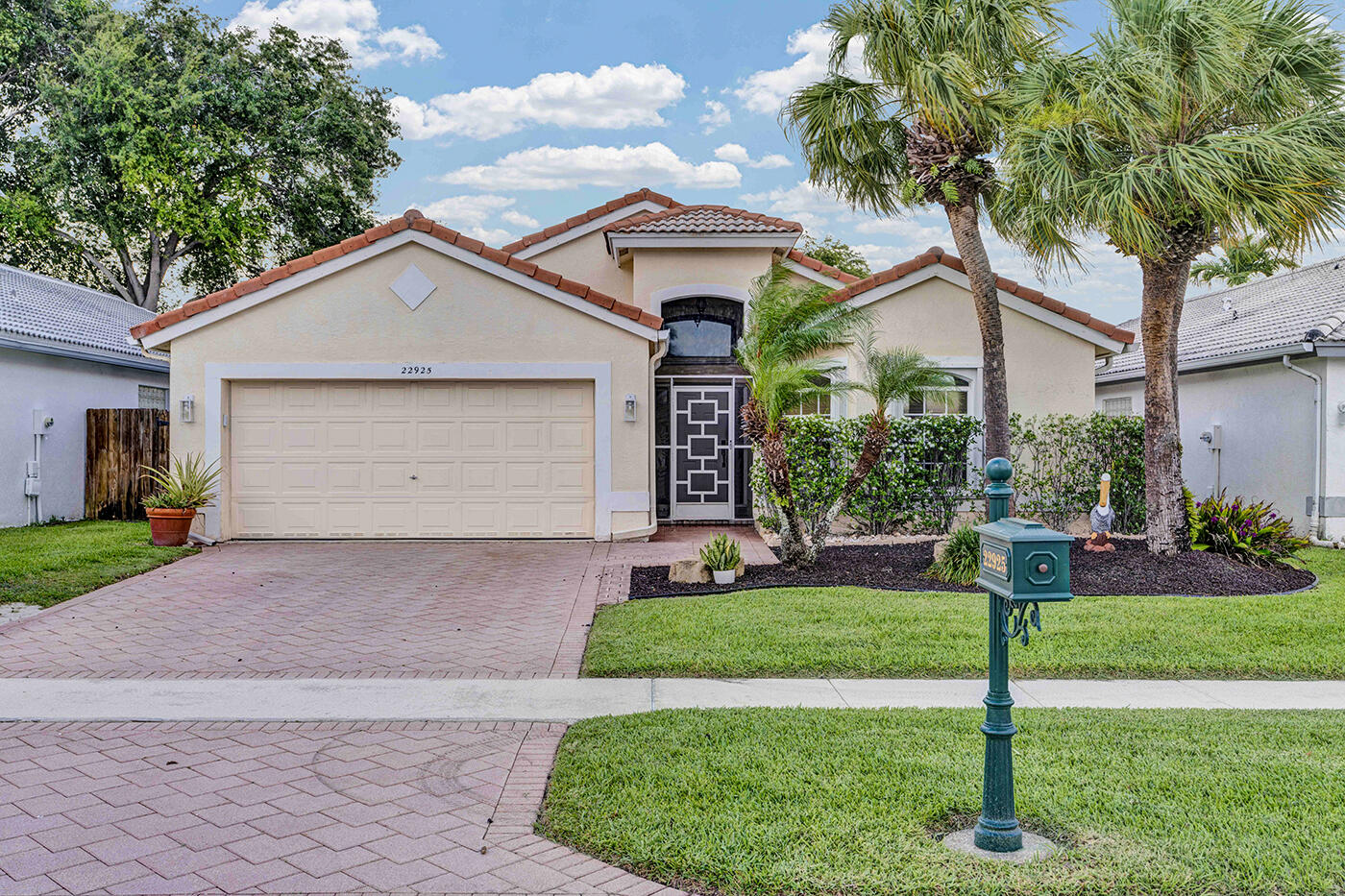 Crescent Lakes - Residential