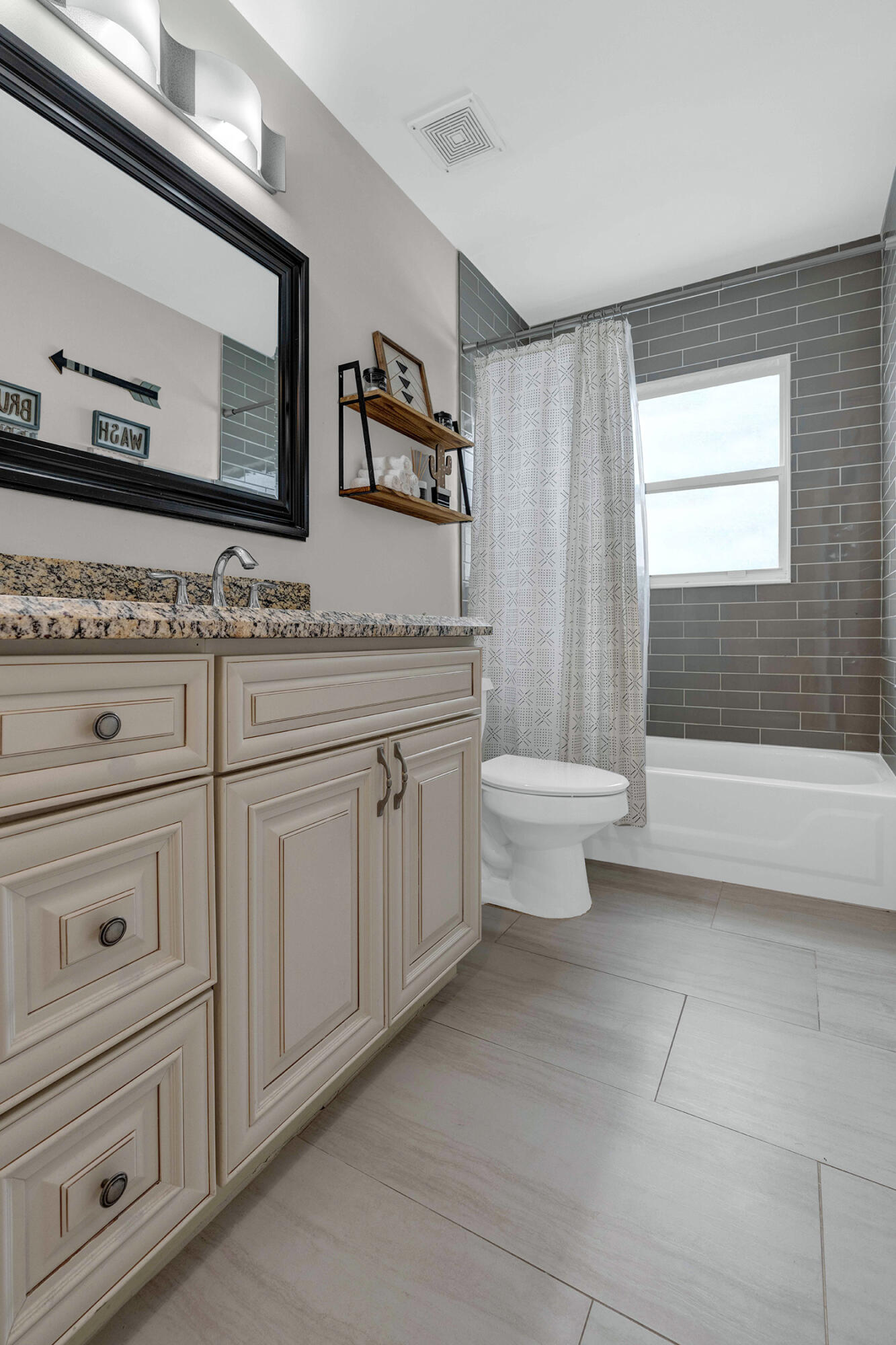 Crescent Lakes - Residential