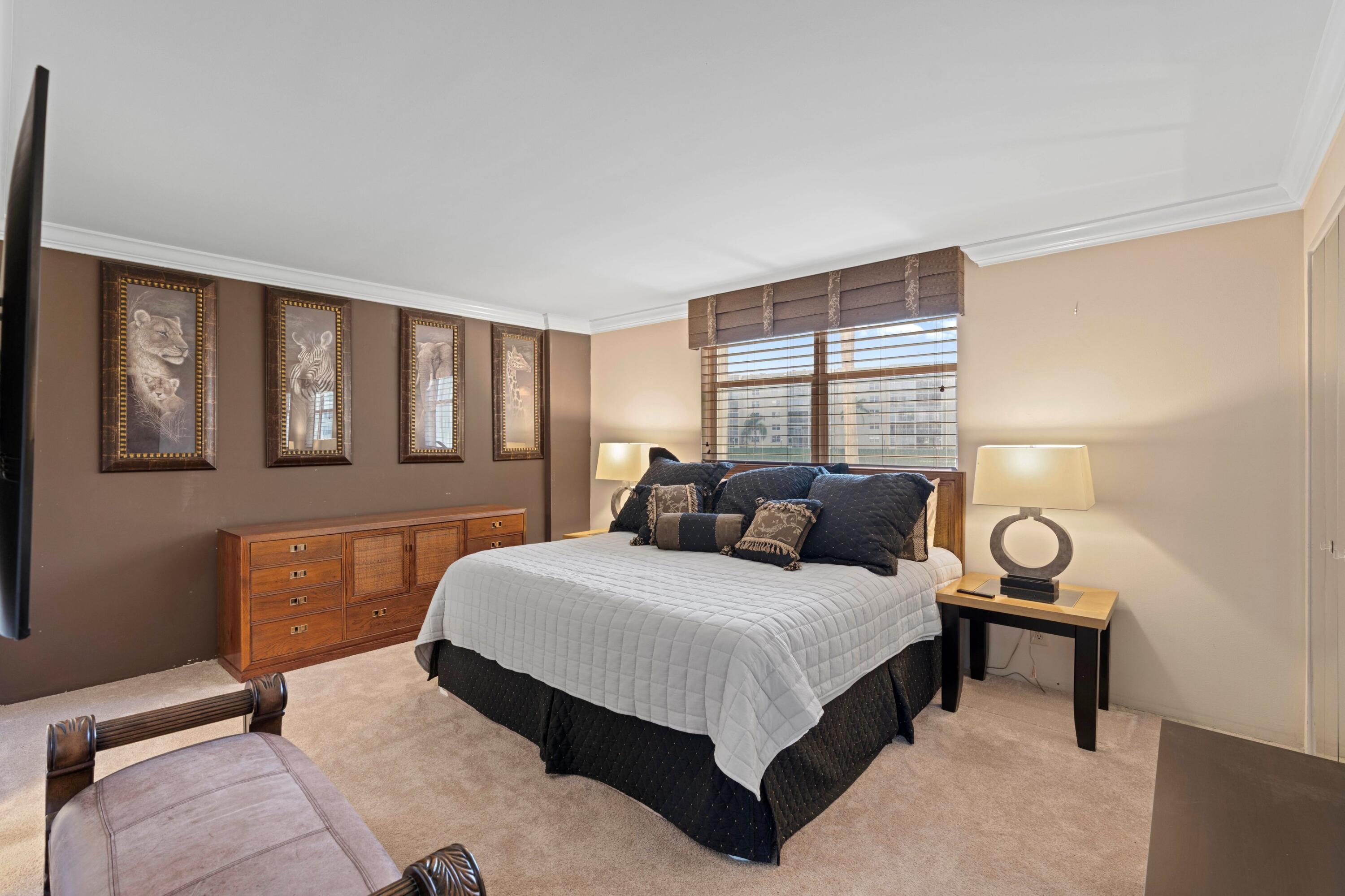 MEADOWBROOK LAKES VIEW CONDO - Residential