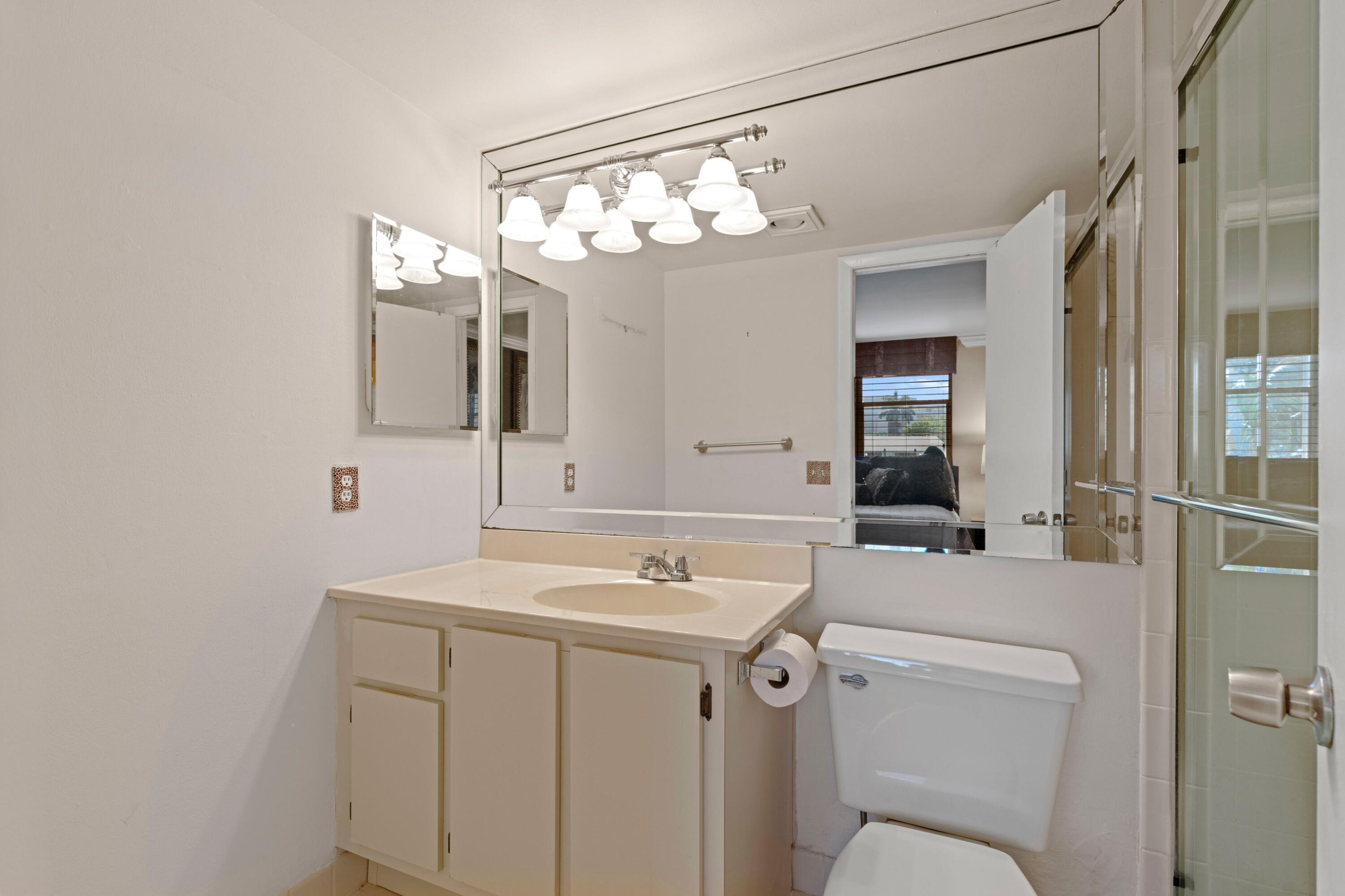 MEADOWBROOK LAKES VIEW CONDO - Residential