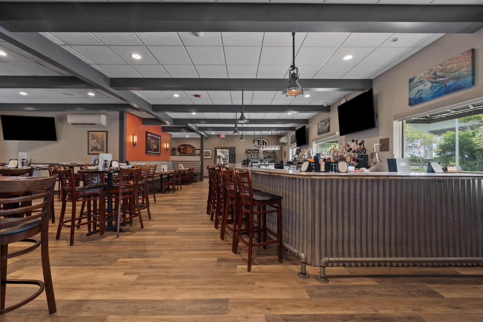 RIVERSIDE PARK - Commercial Sale