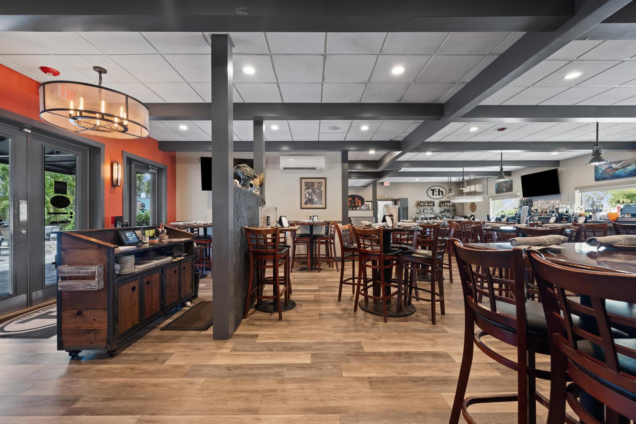 RIVERSIDE PARK - Commercial Sale