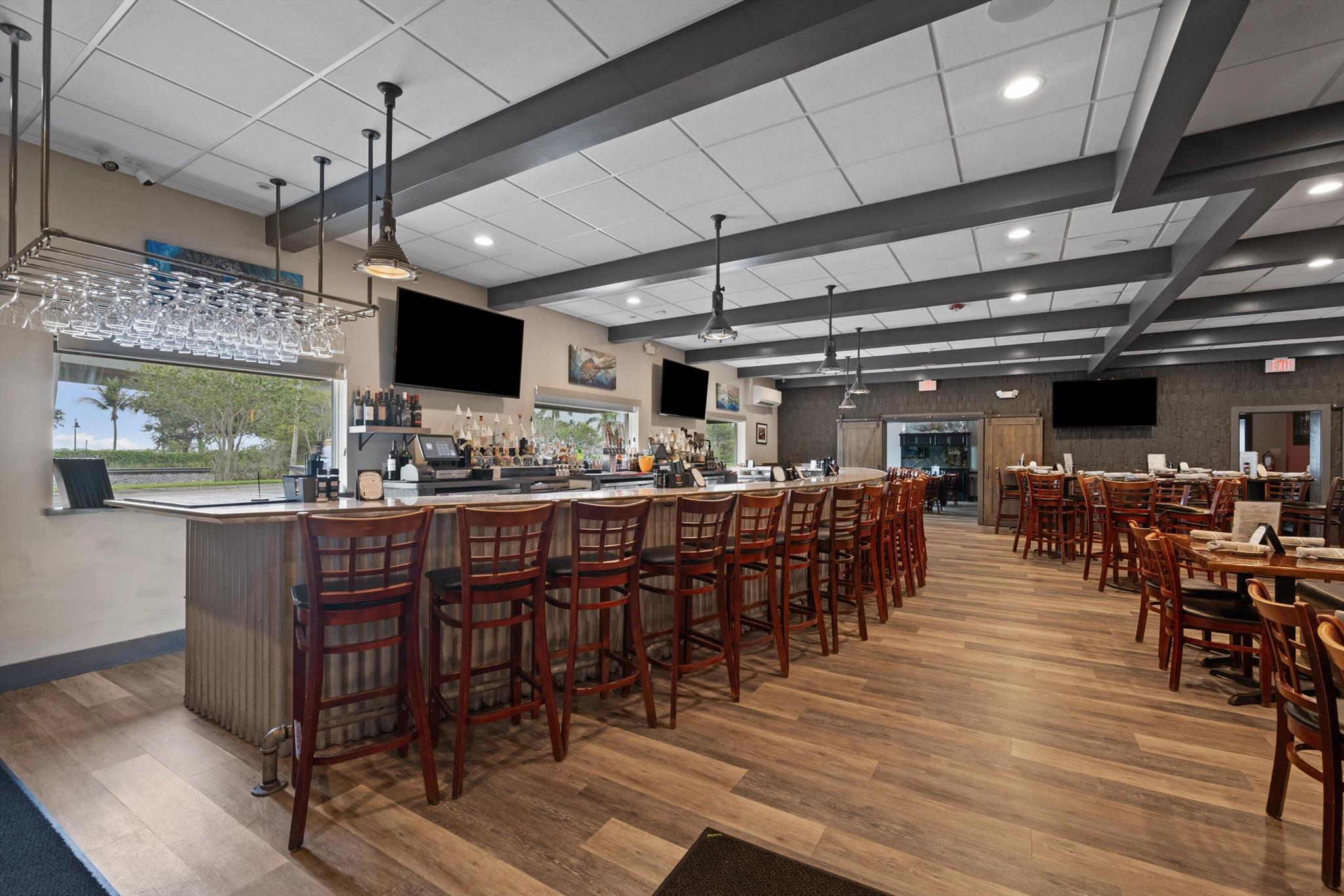 RIVERSIDE PARK - Commercial Sale